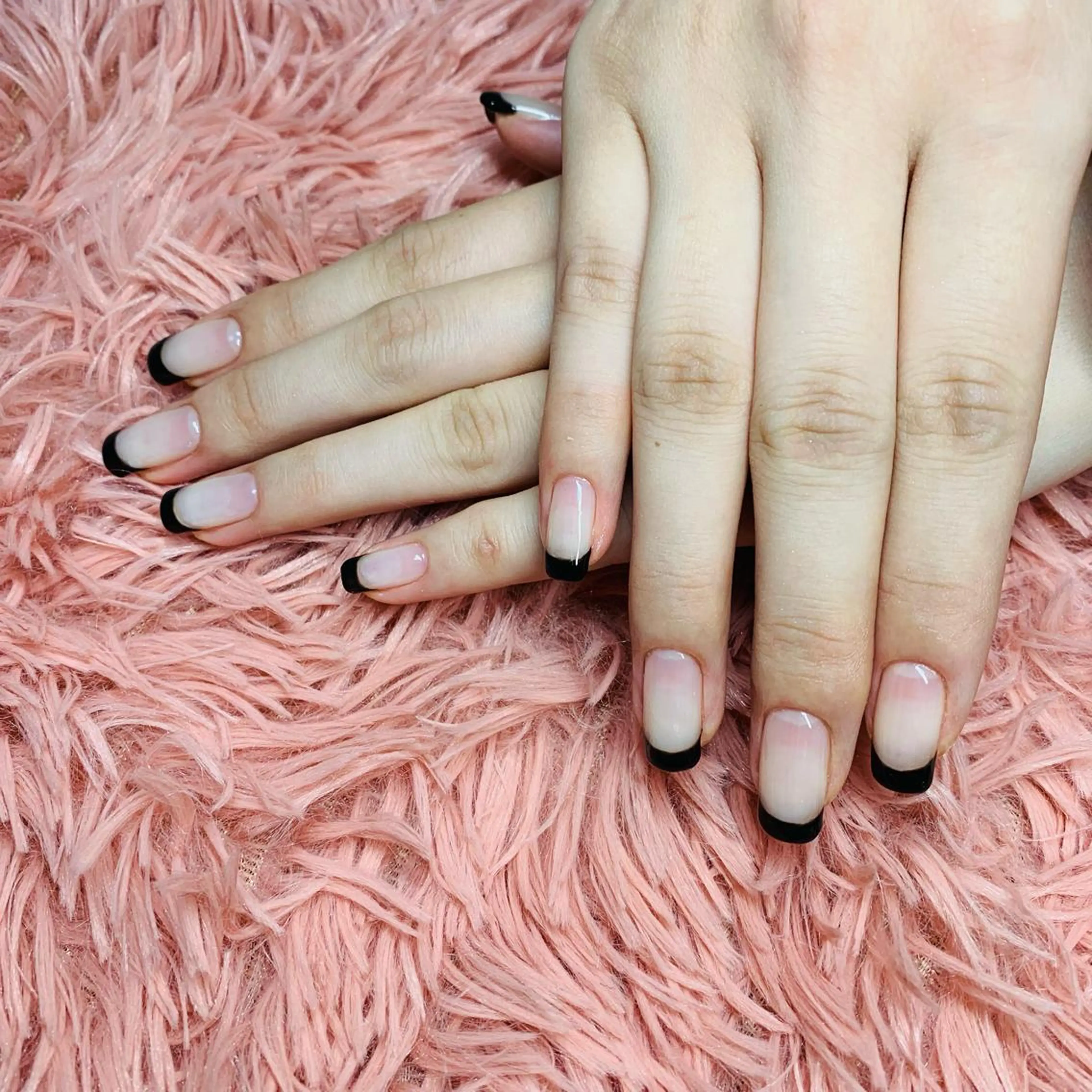 ネイル アートネイル オーロラネイル フレンチネイル ジェルネイル ガーリー Nailsalon Spina 琴美のネイルデザイン