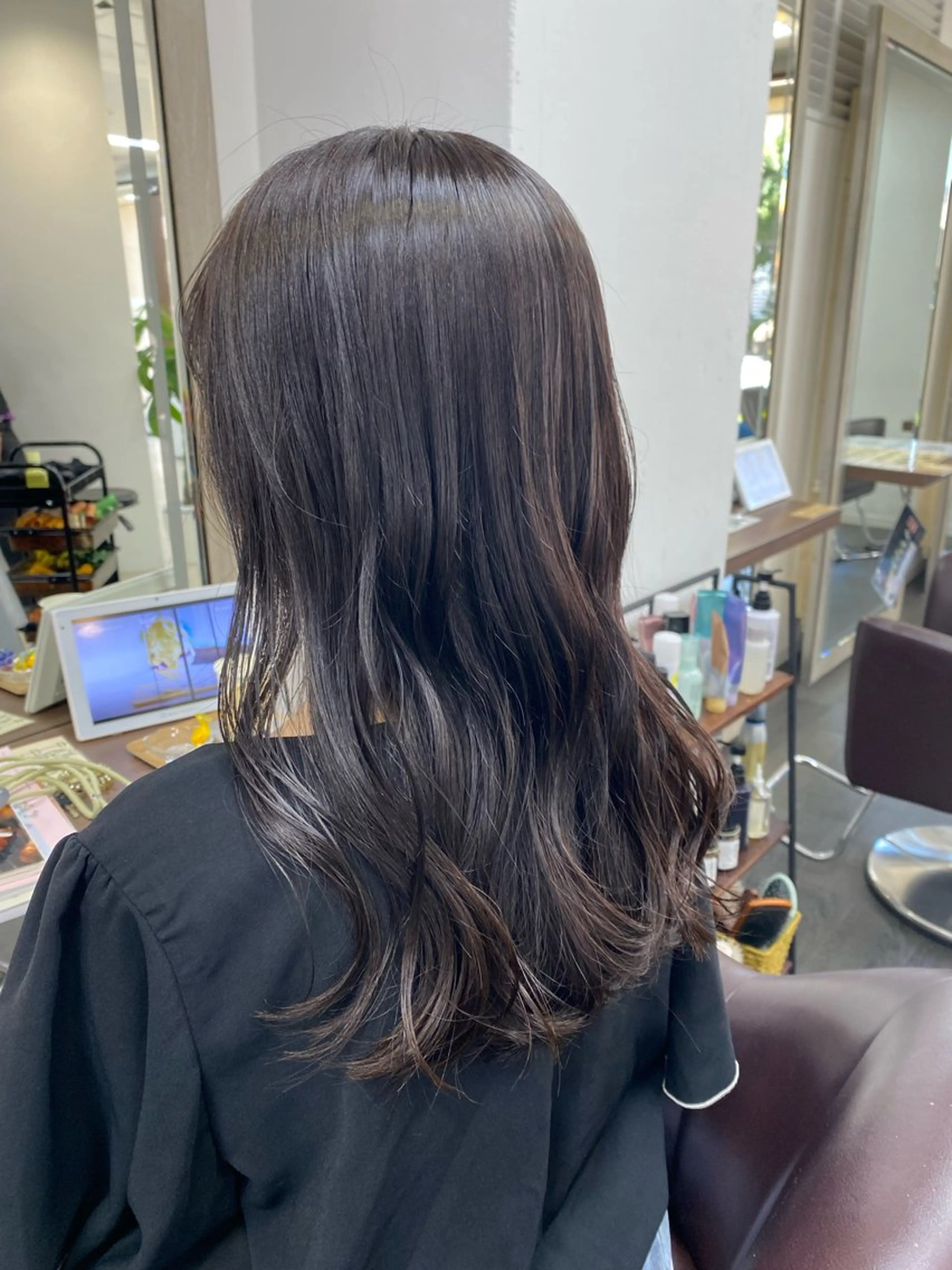 セミロング カット ヘアカラー トリートメント 月野涼風 /レイヤーカットのヘアスタイル
