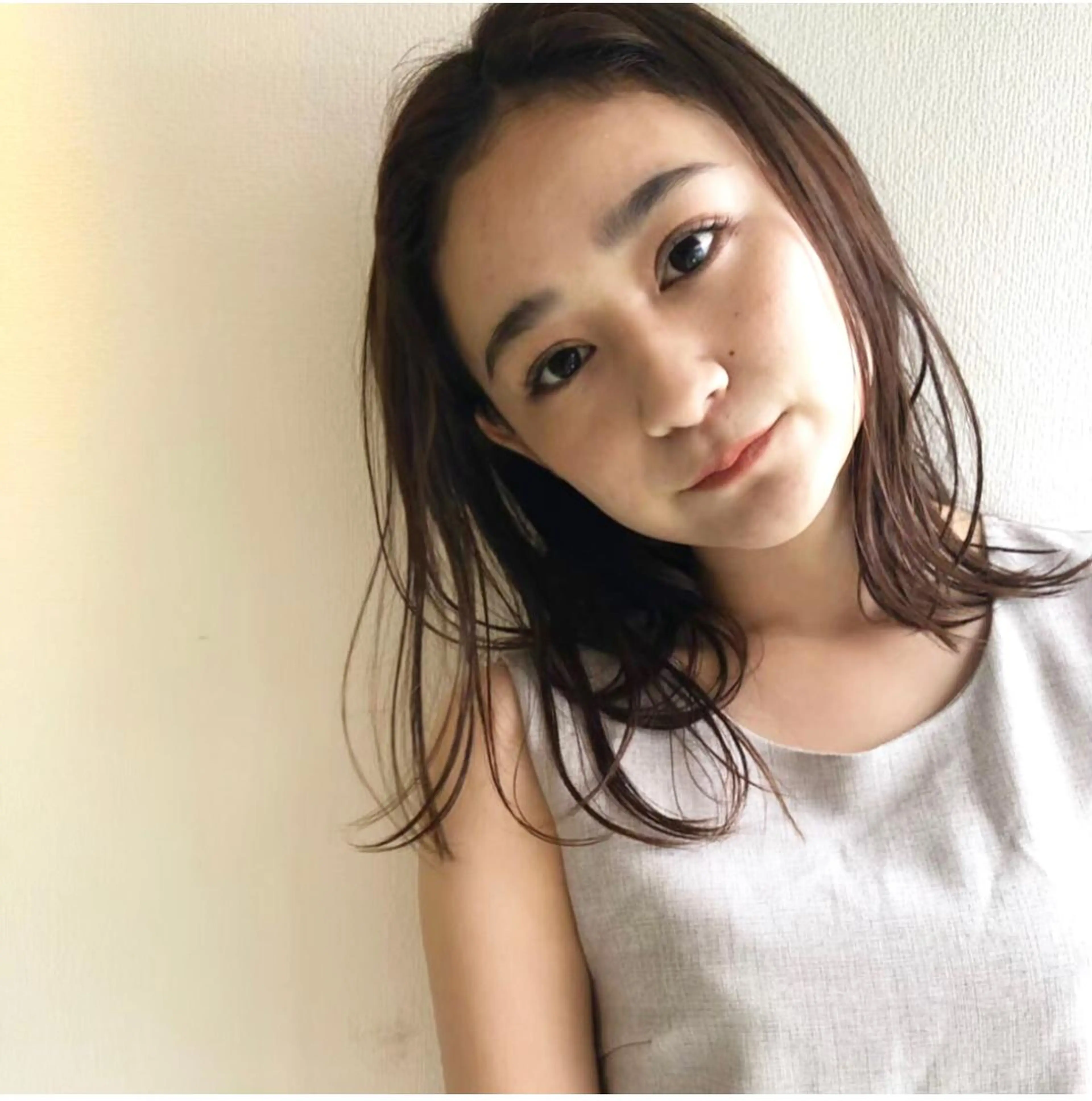 ミディアム カラー THE DAY所属・AKI HASHIMOTOのヘアスタイル