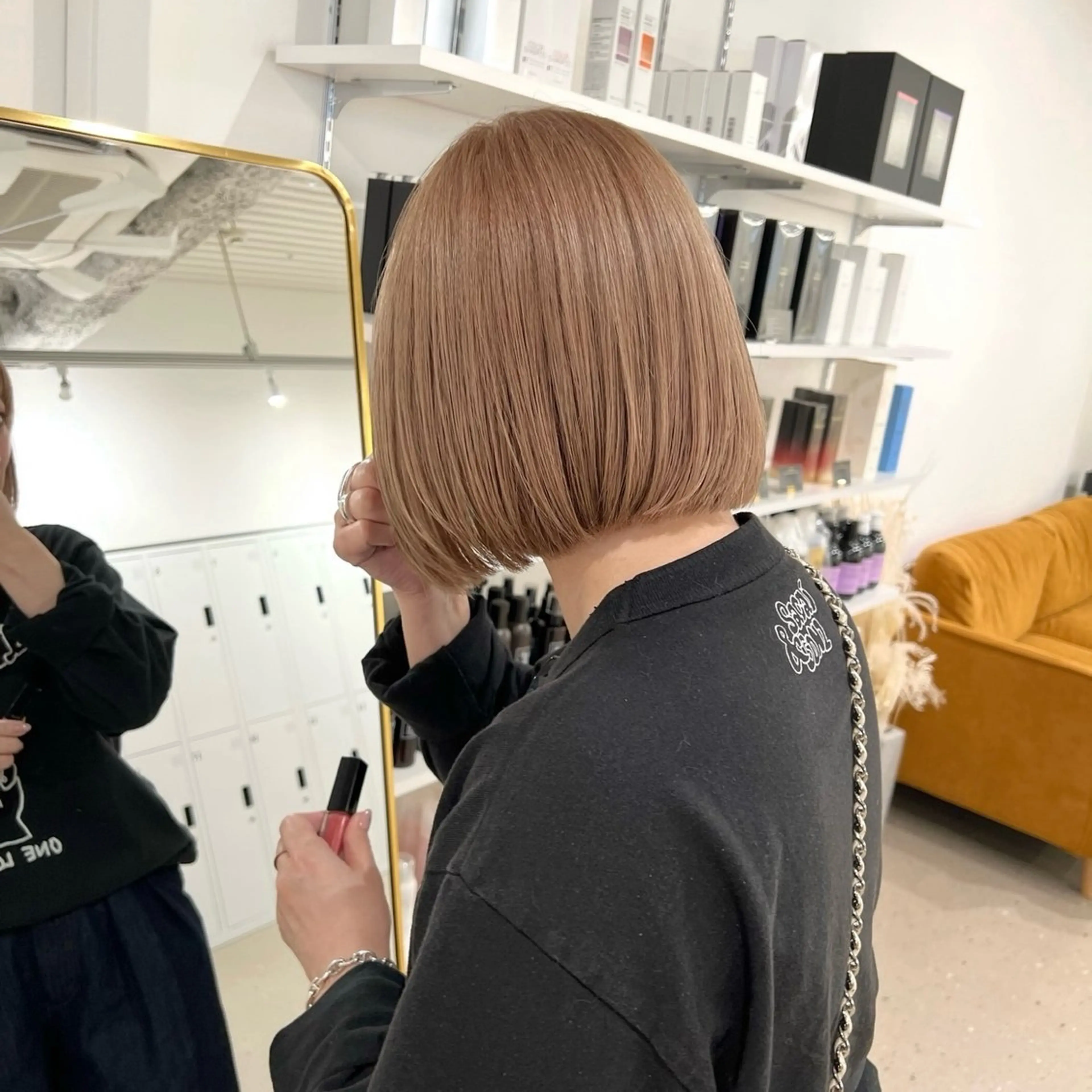 ショート カラー ブリーチ ボブ カット ヘアカラー knowhow京都所属・三宅 昌太のヘアスタイル