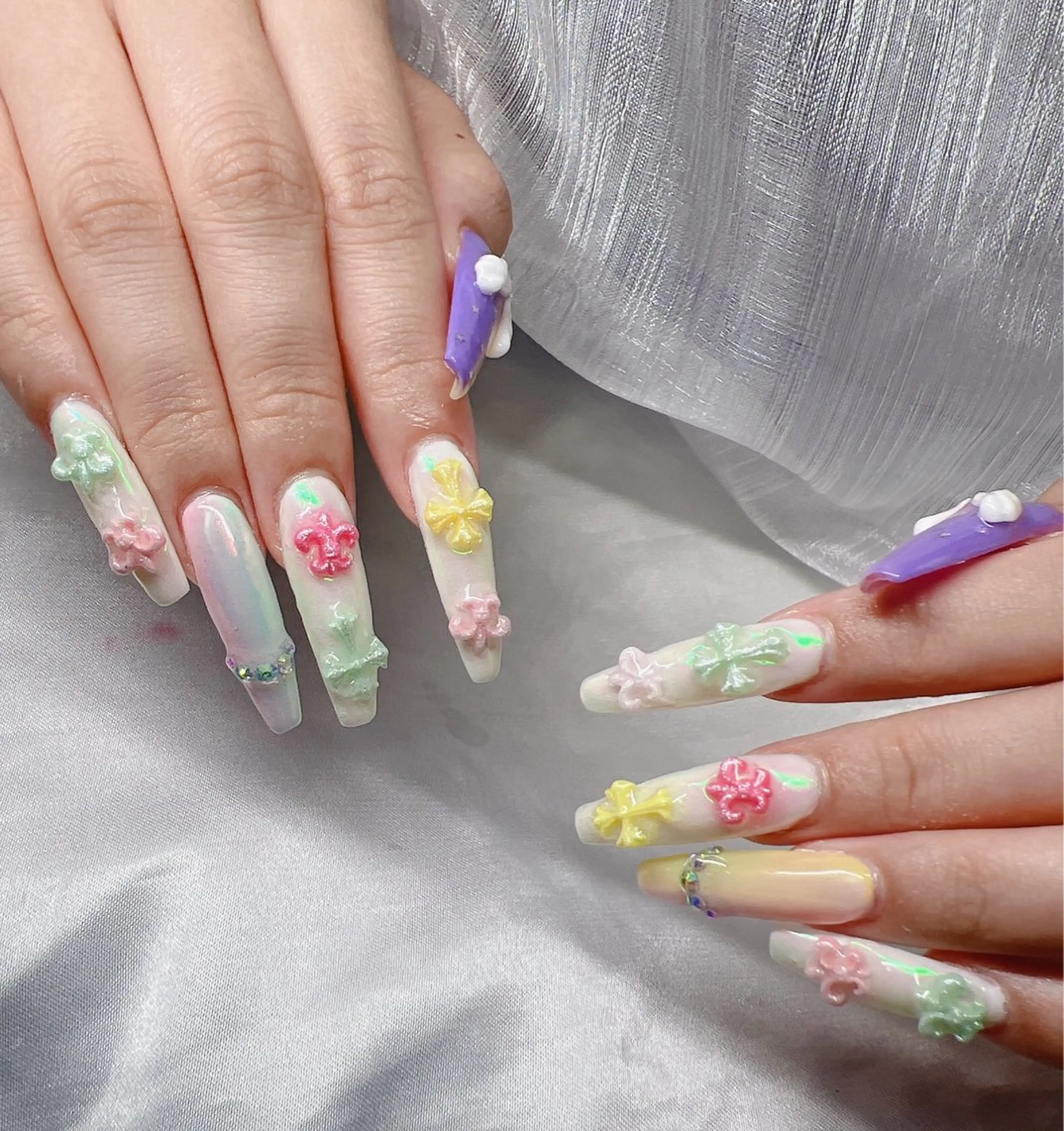 ネイル 長さ出し グラデーション 卒業式 キラキラネイル マグネットネイル ハンドネイル Lee Nailsのネイルデザイン