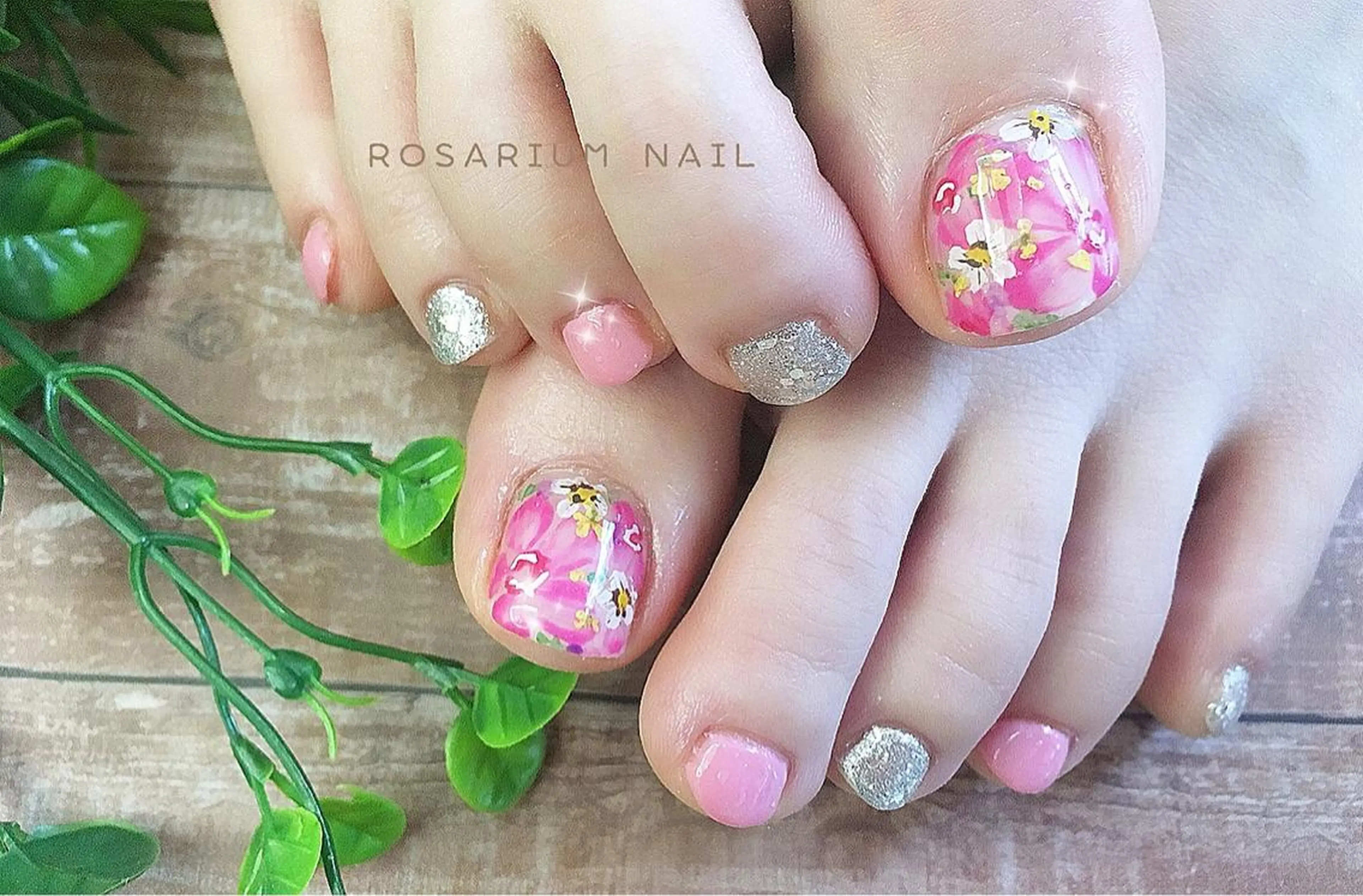 ネイル フットネイル ROSA RIUMのネイルデザイン