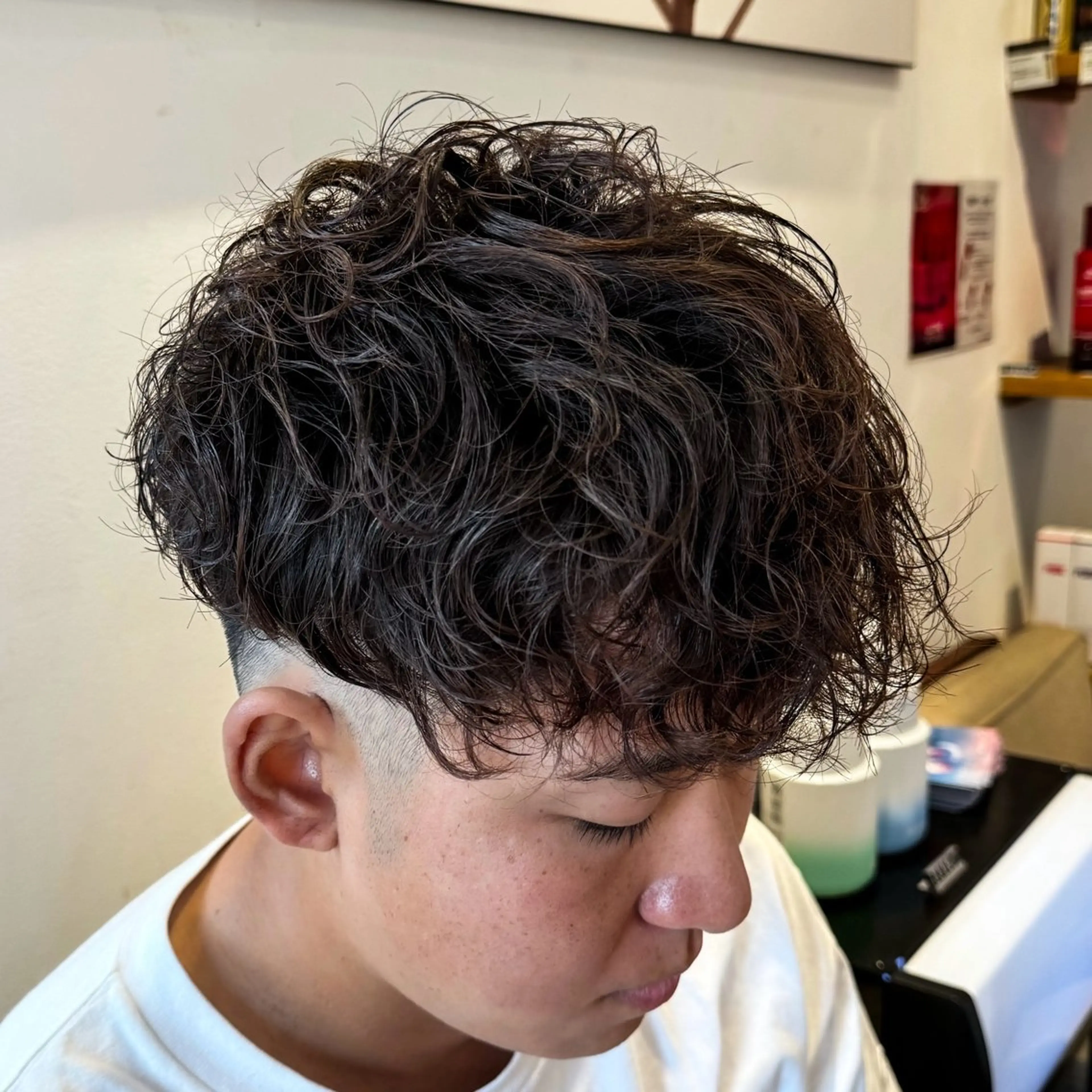 ショート パーマ メンズ スペインカール カット 吉田 新平のヘアスタイル