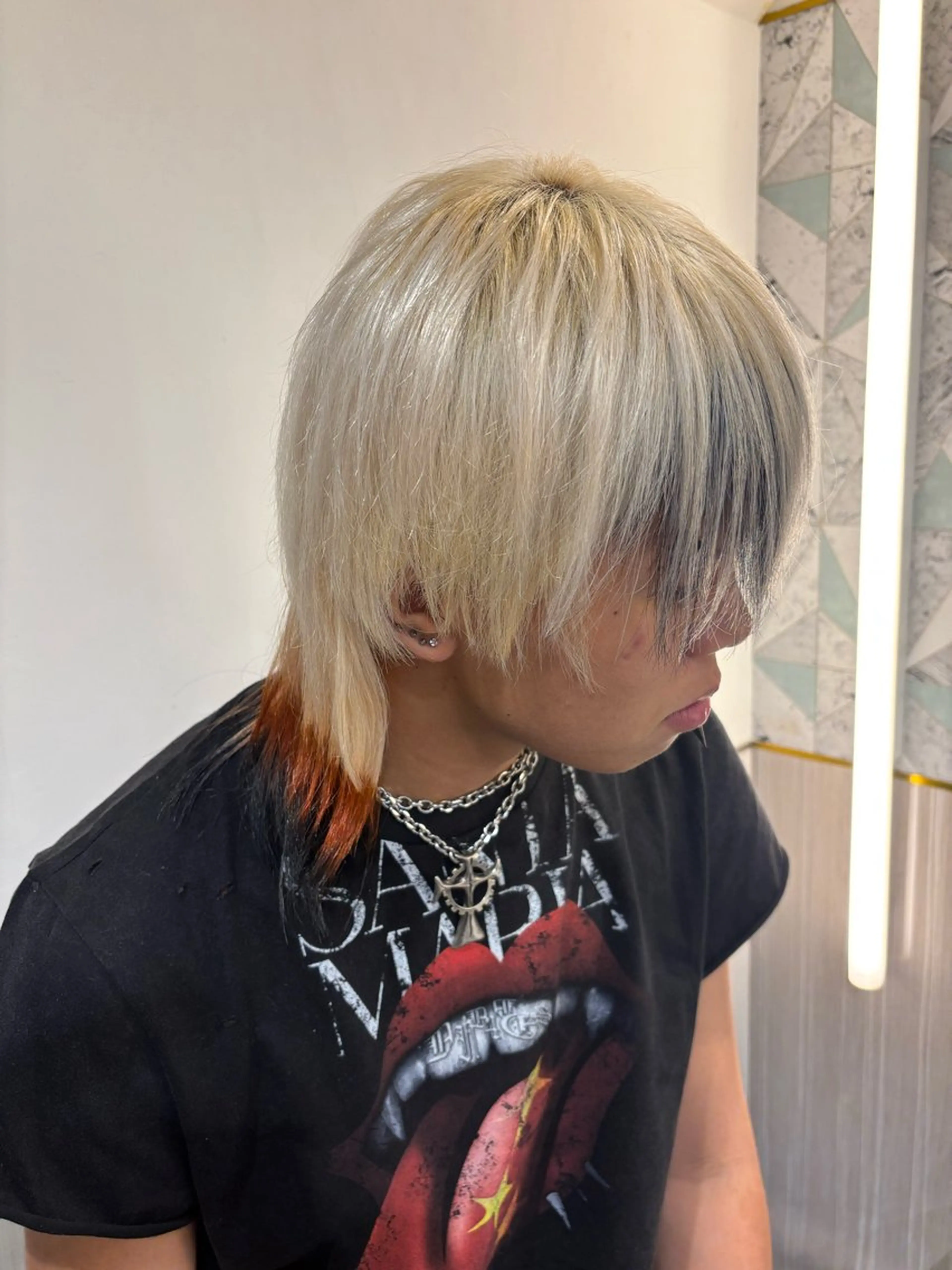 ショート カラー メンズ 黒髪 デザインカラー earth銀座 青山🩵のヘアスタイル