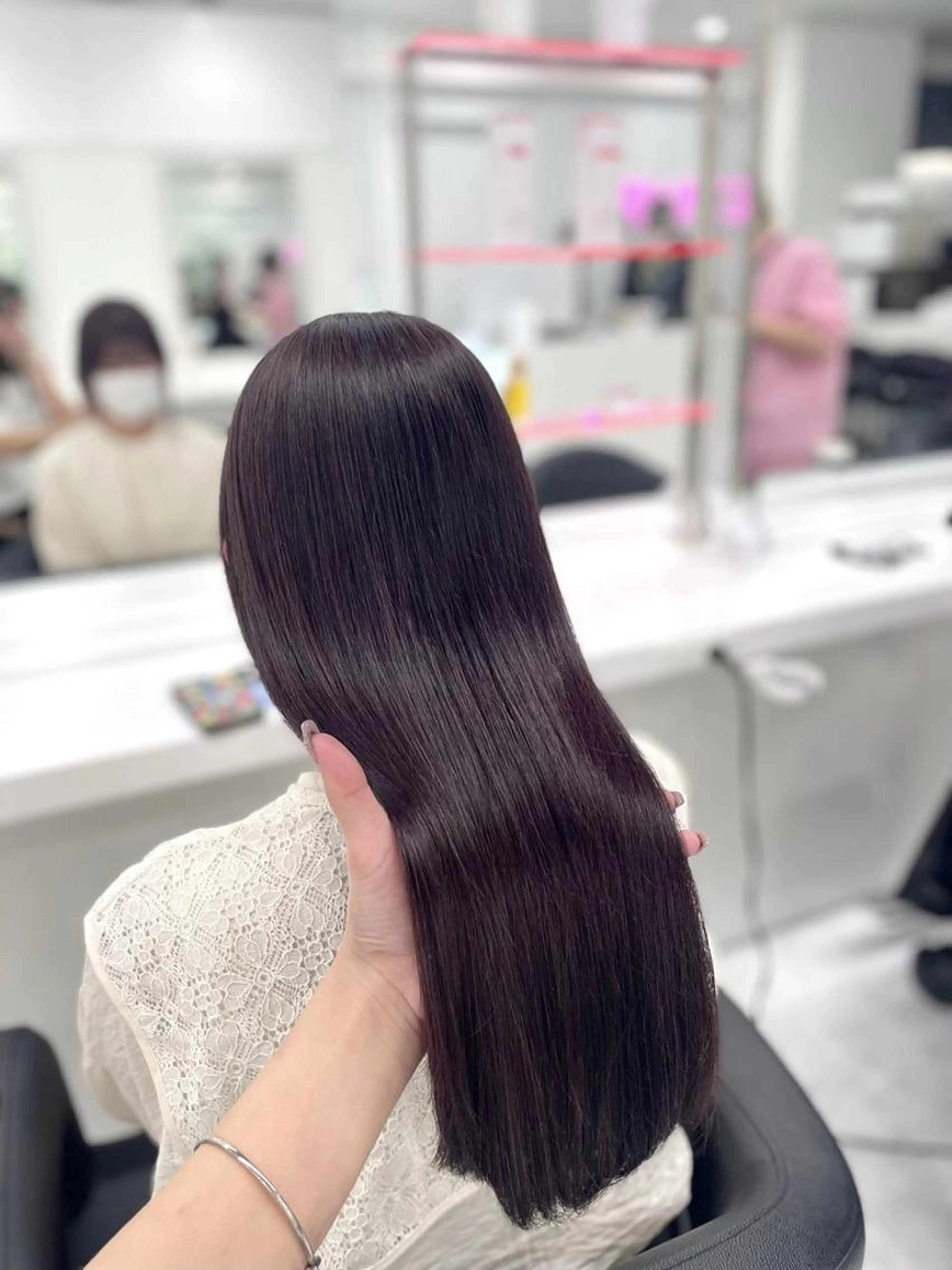 【話題の美髪矯正】カット+縮毛矯正の写真