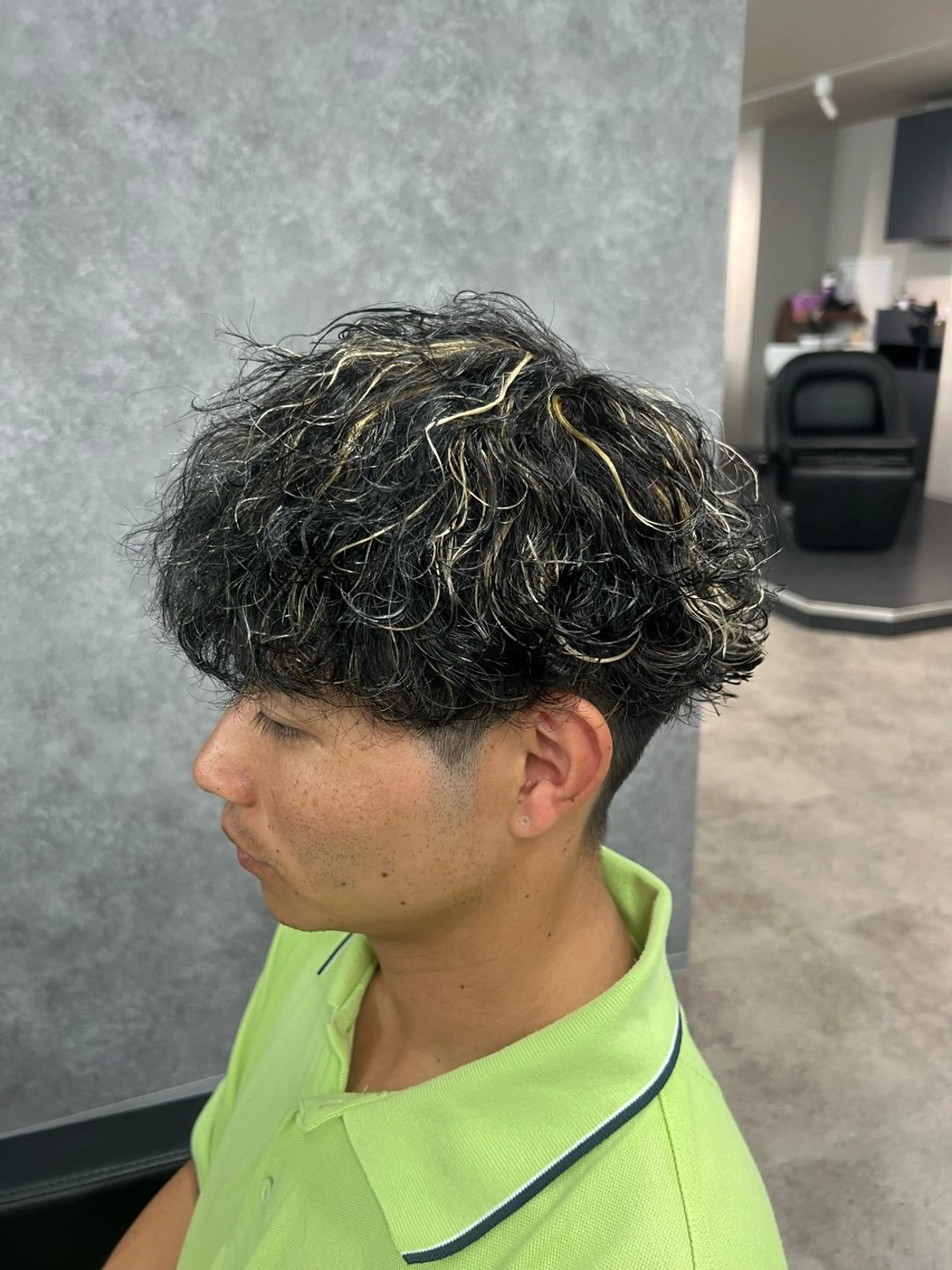 カラー パーマ メンズ メンズメッシュ 波巻きパーマ メッシュ 👑立川No.1筋肉 美容師👑しゅーとのヘアスタイル