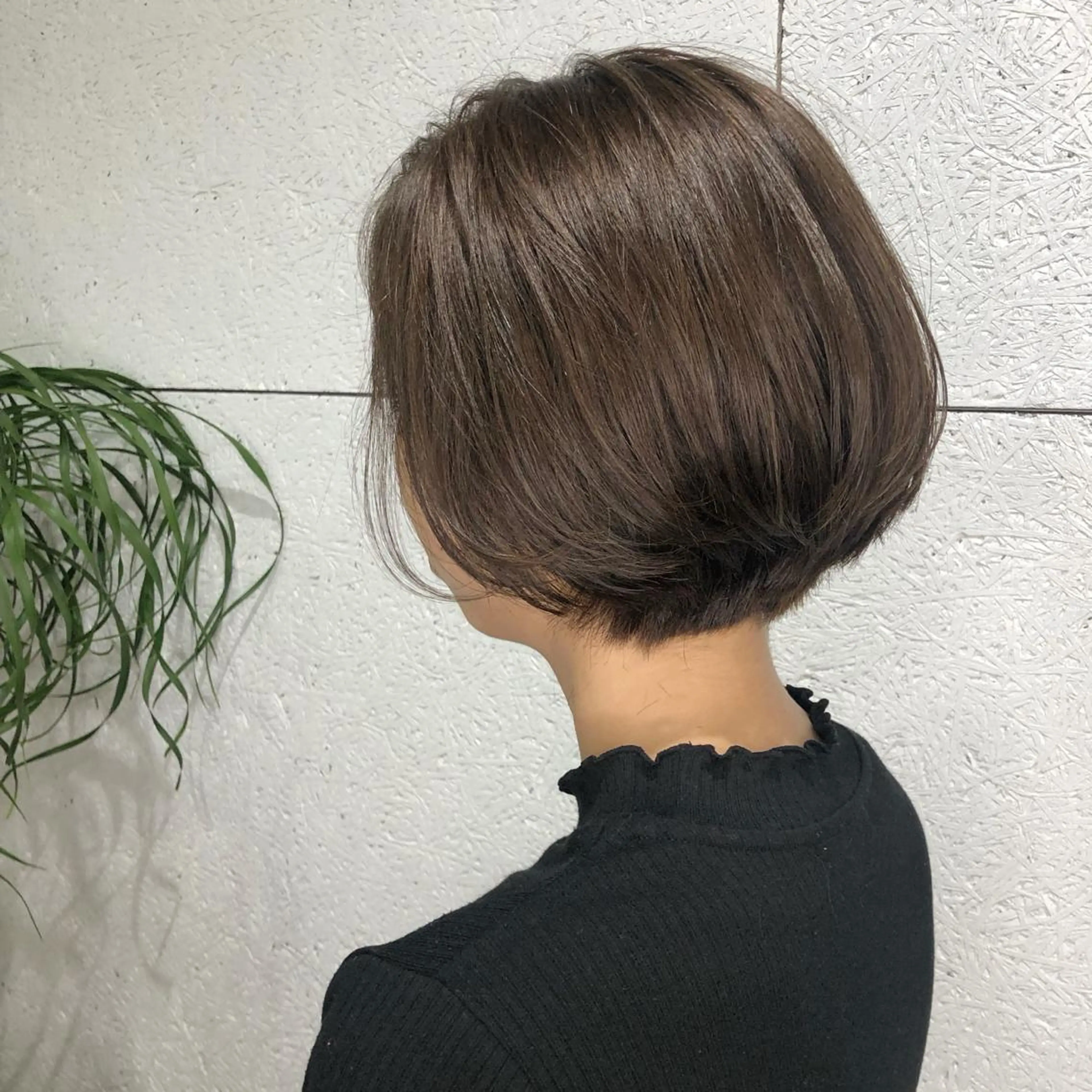 ショート カラー ネイル ショートボブ ベージュカラー ボブ ショートヘア 赤色 中山 天地のヘアスタイル