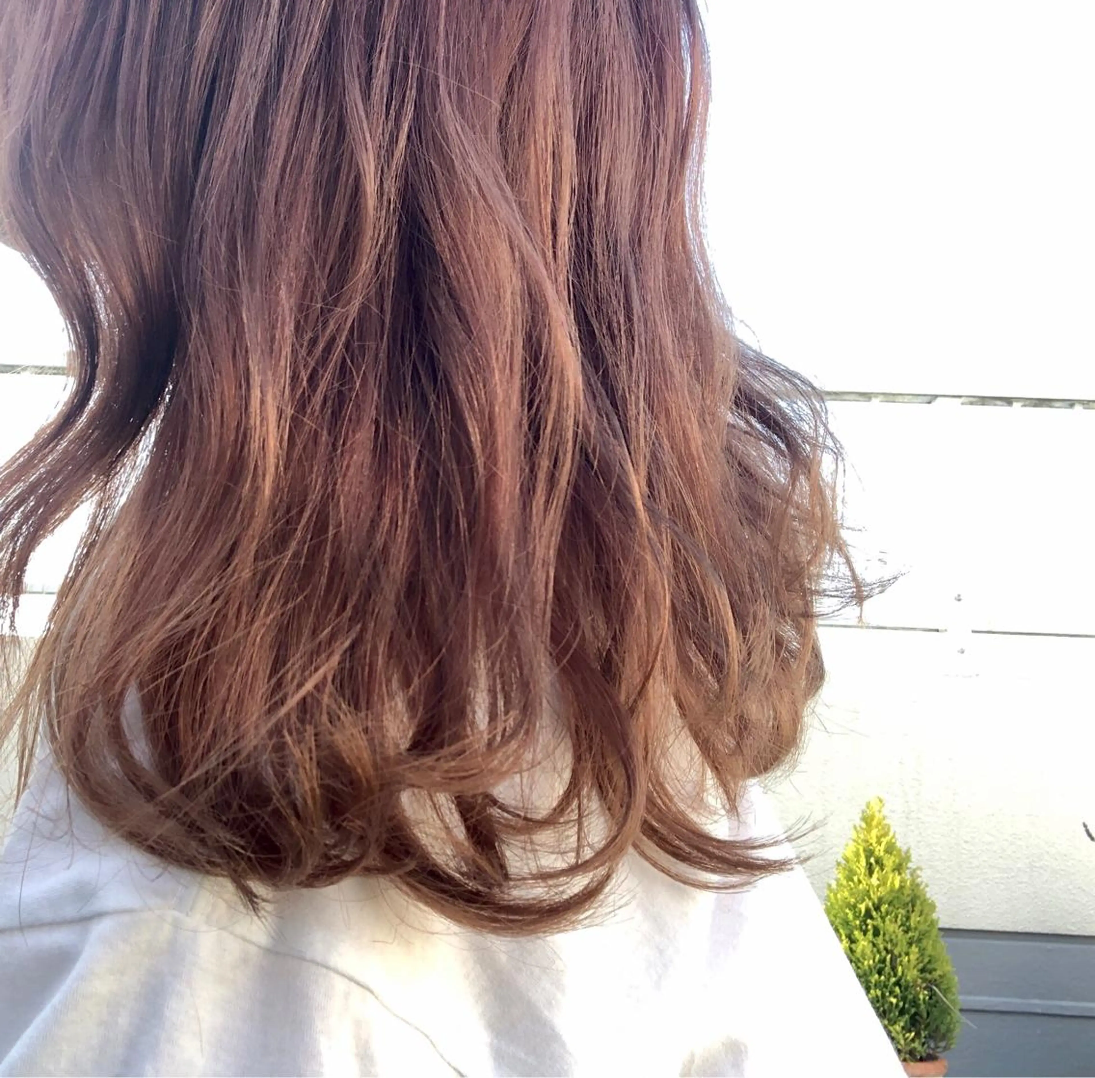 セミロング カラー ベージュカラー ブリーチ オレンジ ピンクカラー トリートメント レイヤーカット🎀 kanaのヘアスタイル
