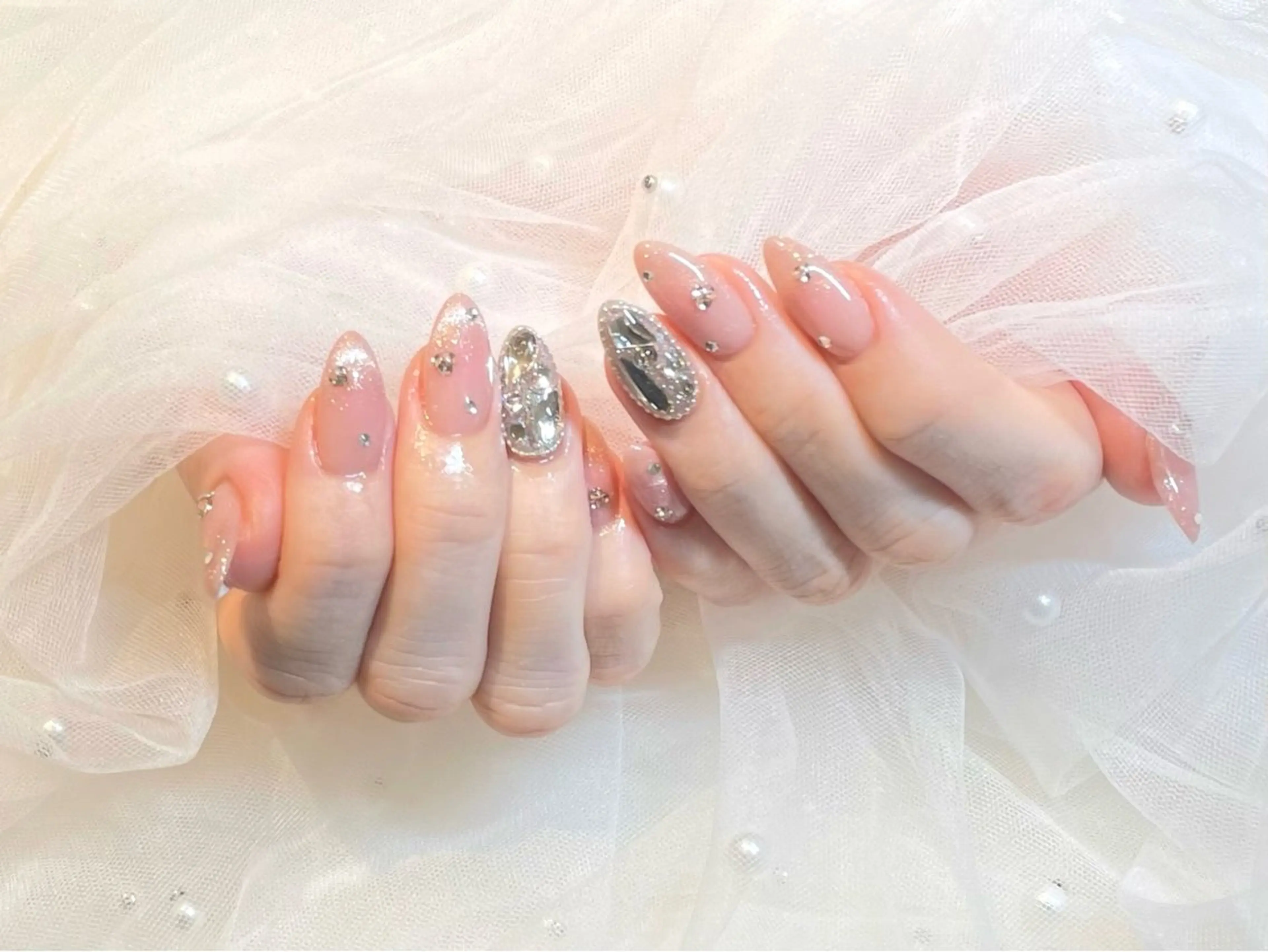 ネイル チークネイル フレンチネイル キラキラネイル マグネットネイル マグネットフレンチ ハンドネイル ANDY💖 KANONのネイルデザイン
