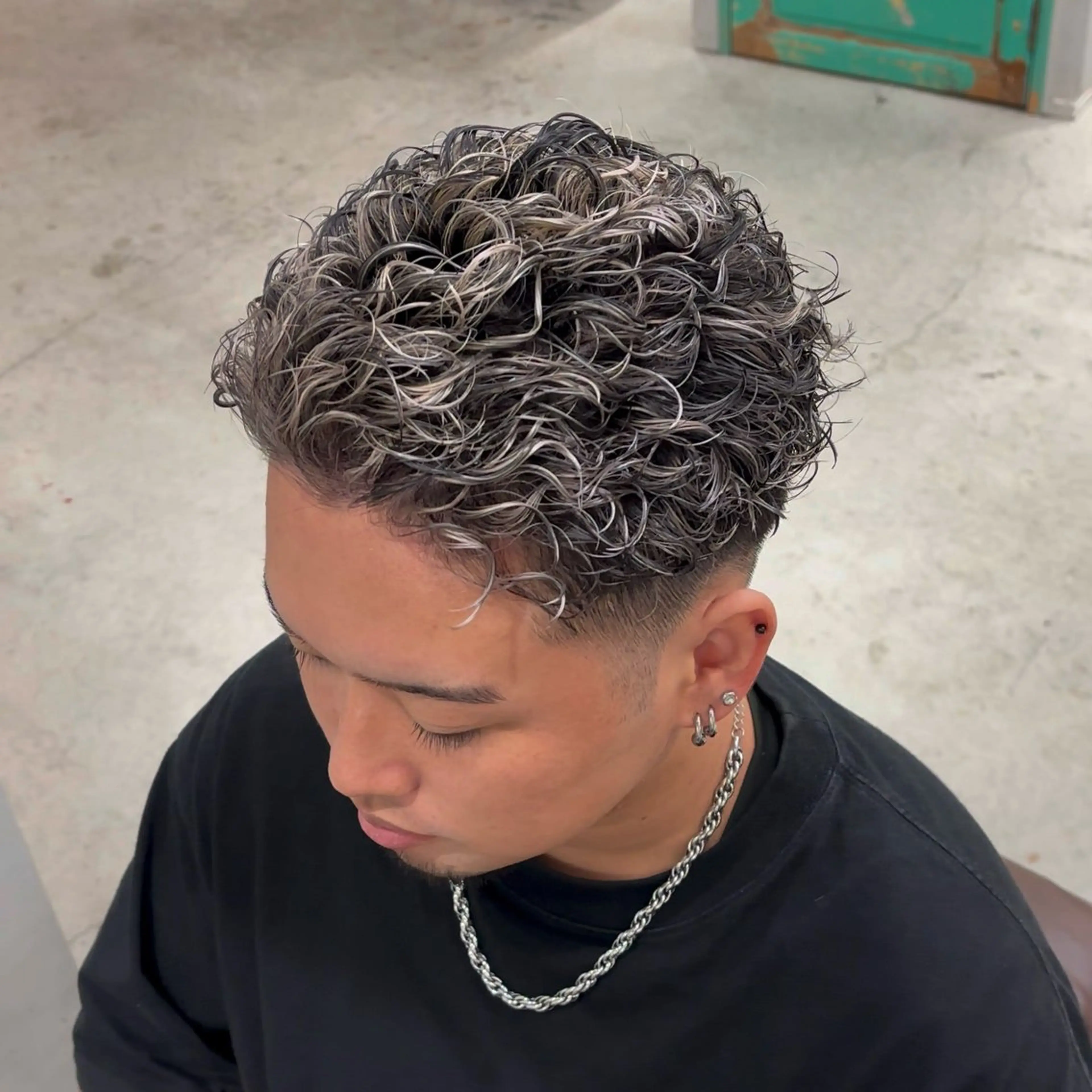 ショート パーマ メンズ メンズメッシュ メンズパーマ カット パーマ オカベ ショウマのヘアスタイル