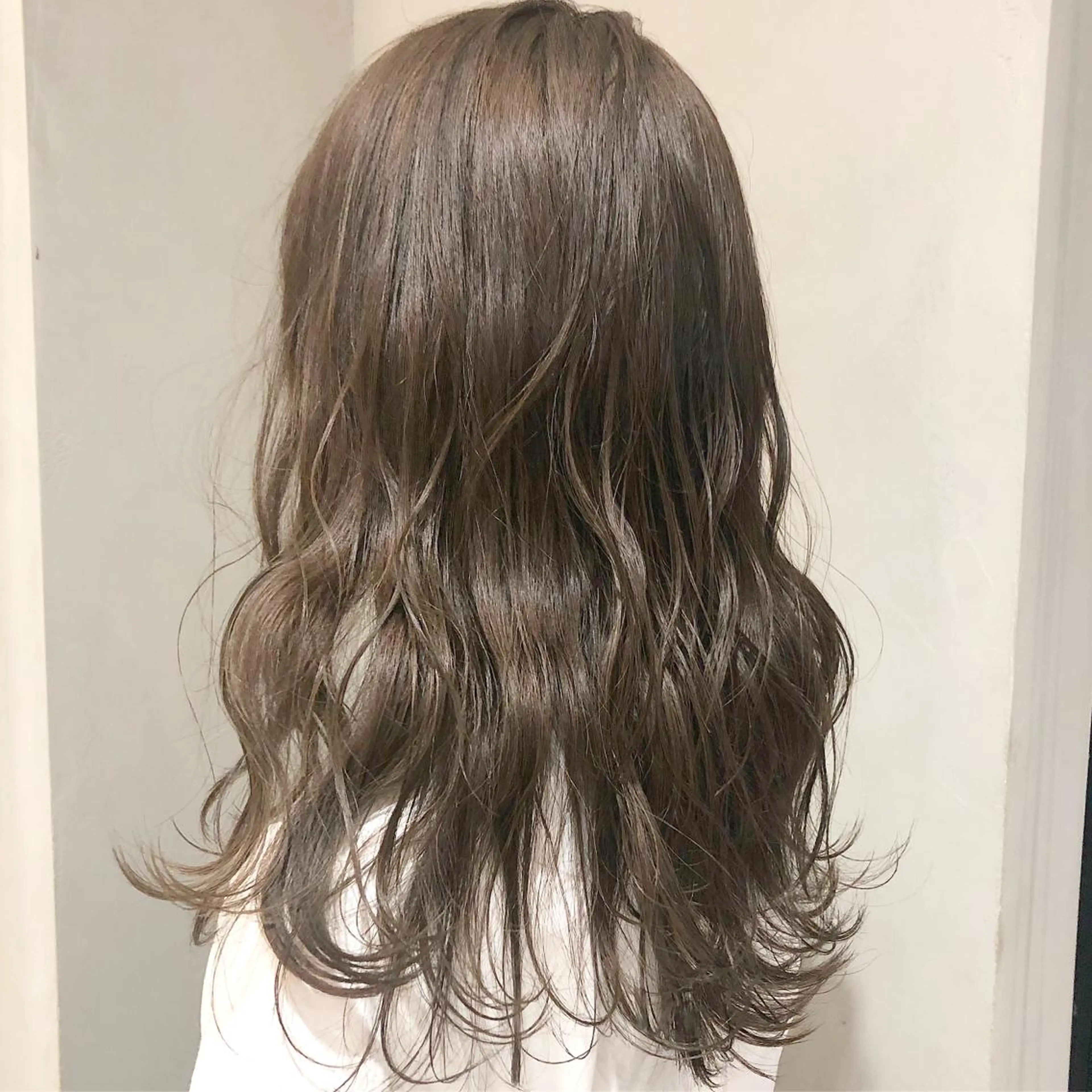 ミディアム カラー 圧倒的透明感カラー nana🦕のヘアスタイル