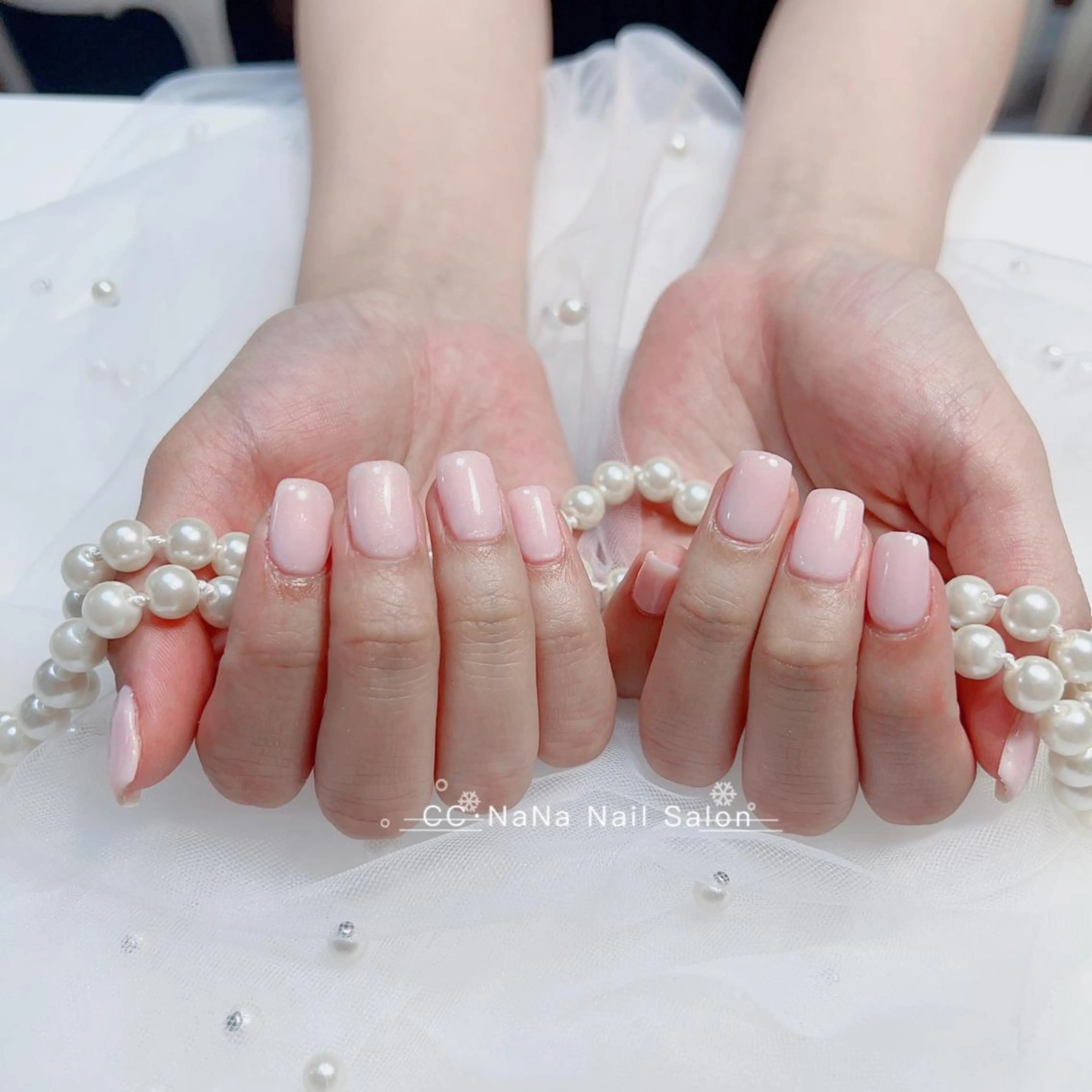 ネイル アートネイル チークネイル フラッシュネイル ジェルネイル キラキラネイル ハンドネイル 💎CC・NaNa 韓国風ネイル🌙のネイルデザイン
