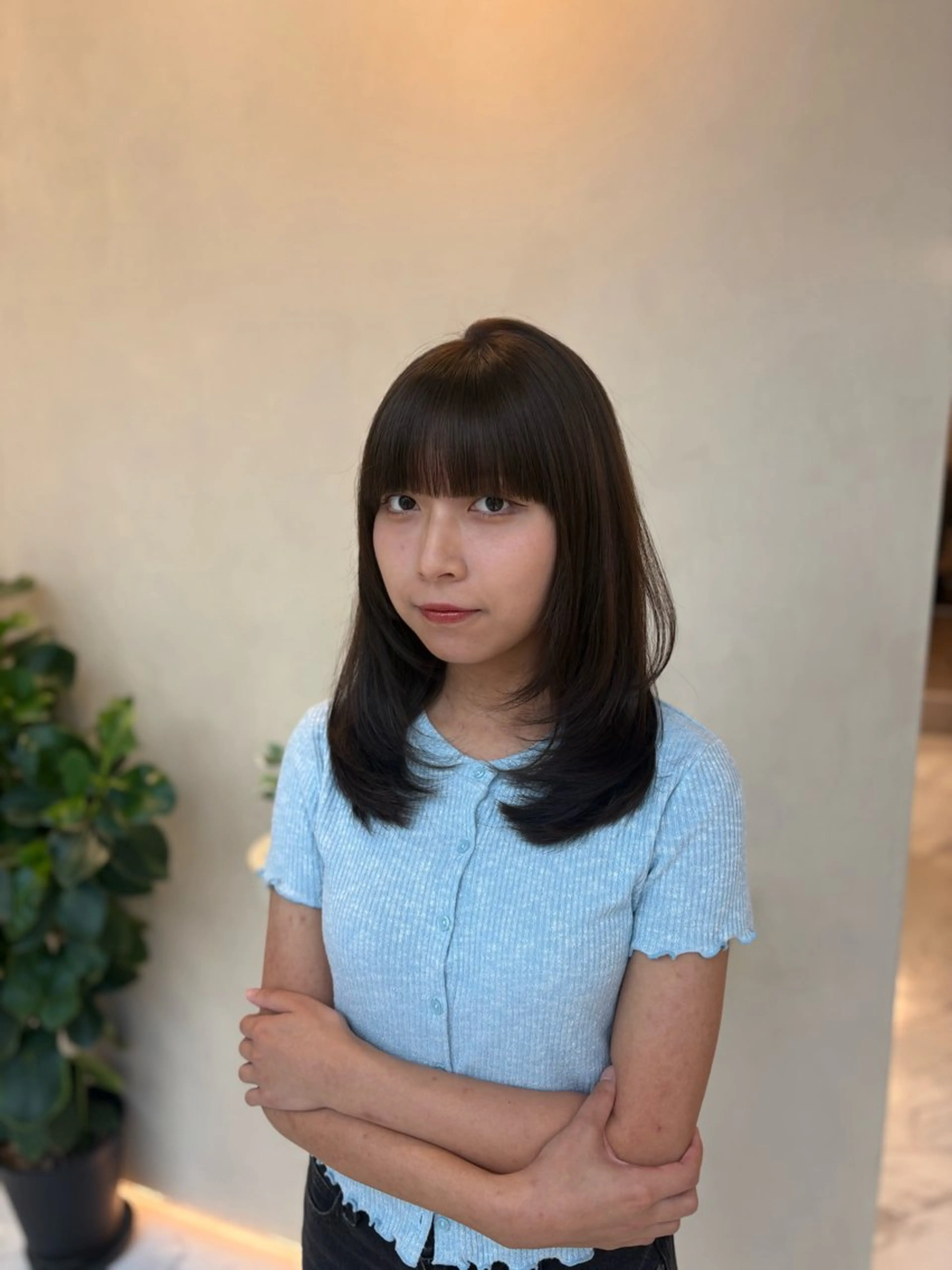 ミディアム カット 似合わせレイヤー🪽 グレージュ🪽のあのヘアスタイル