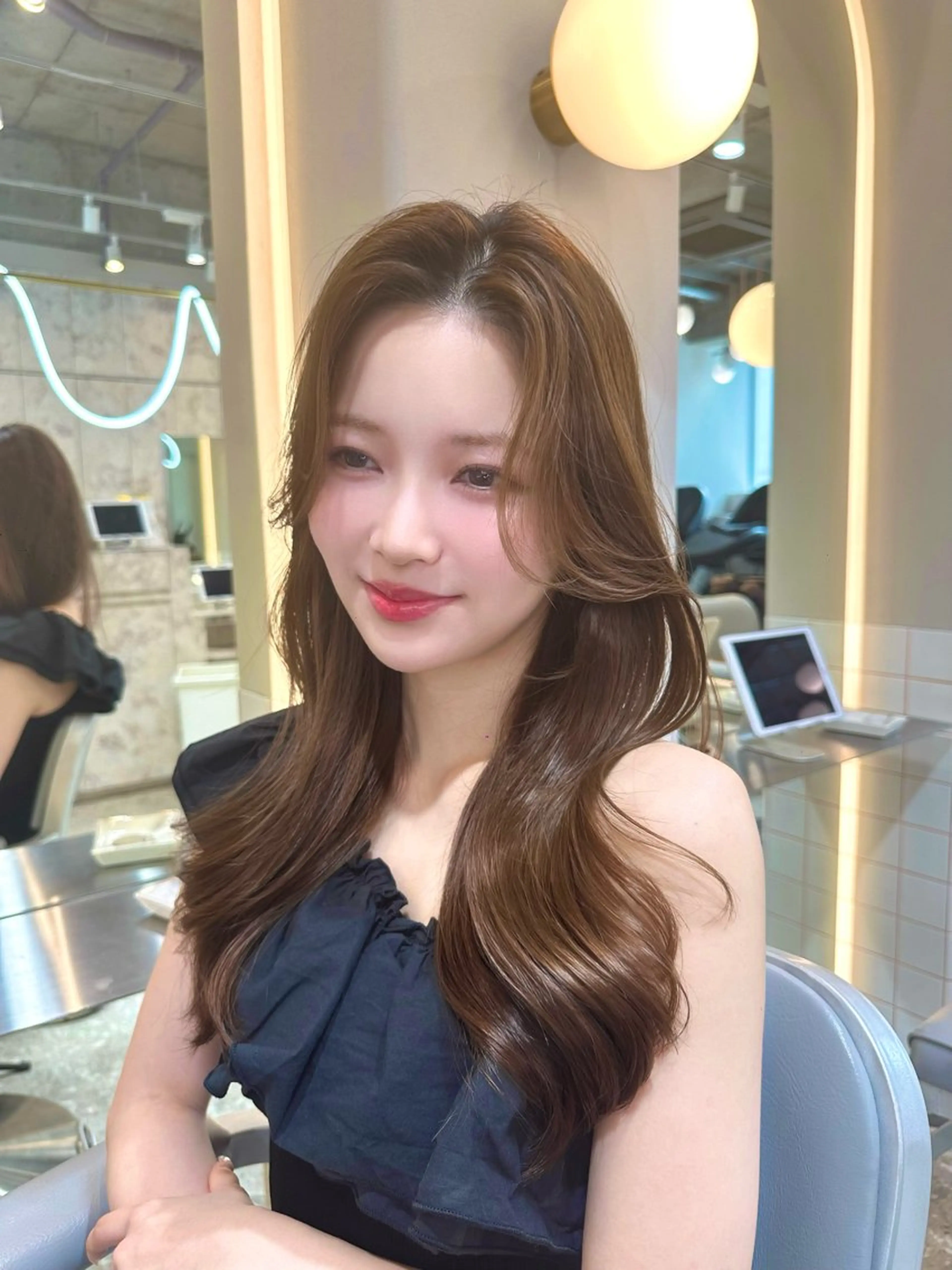 セミロング カラー カット ヘアカラー トリートメント ヘアセット 韓国レイヤー/透明感 カラー/髪質改善角所のヘアスタイル