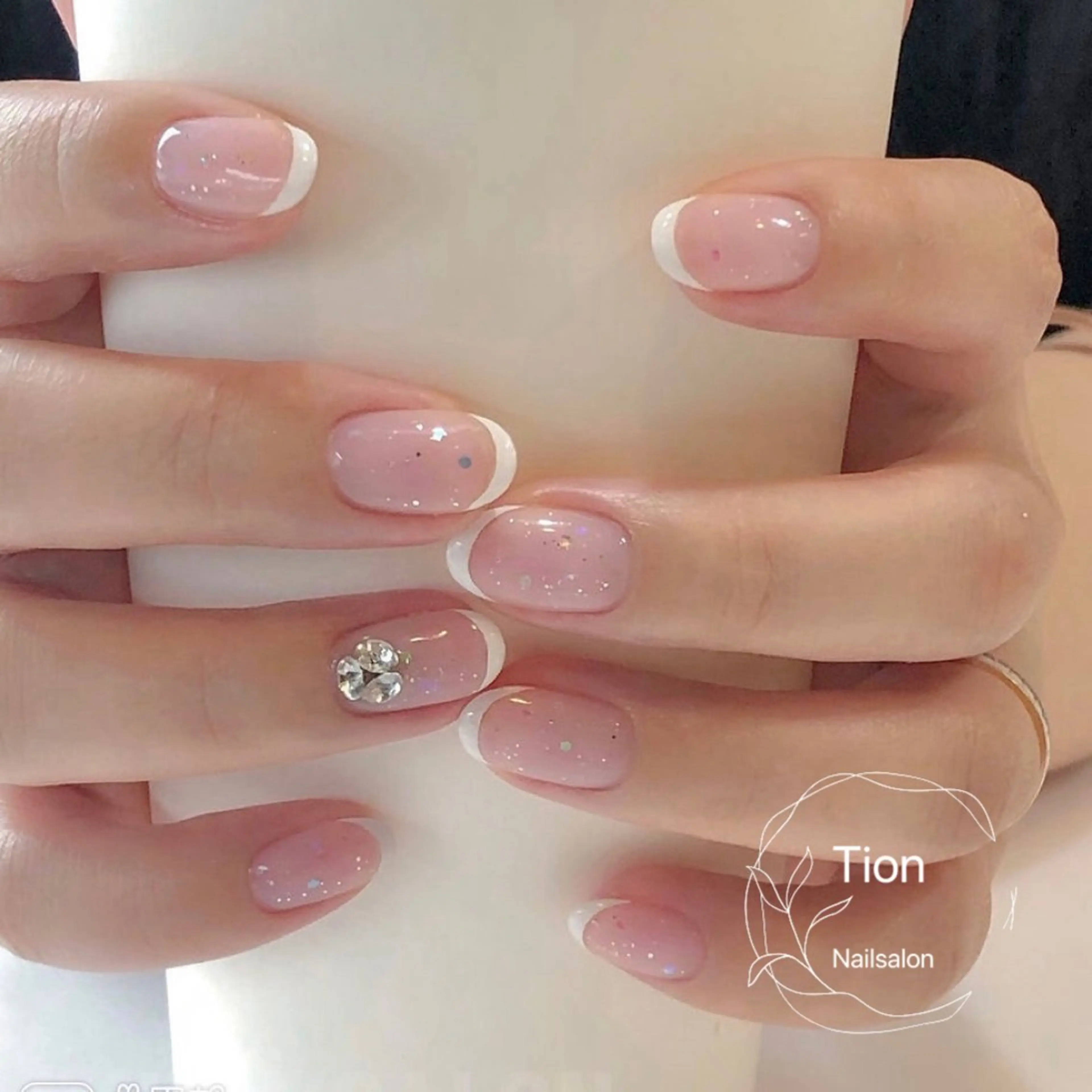 ネイル チークネイル 長さ出し フットネイル フレンチネイル ジェルネイル Nailsalon Tion 横浜西口店のネイルデザイン