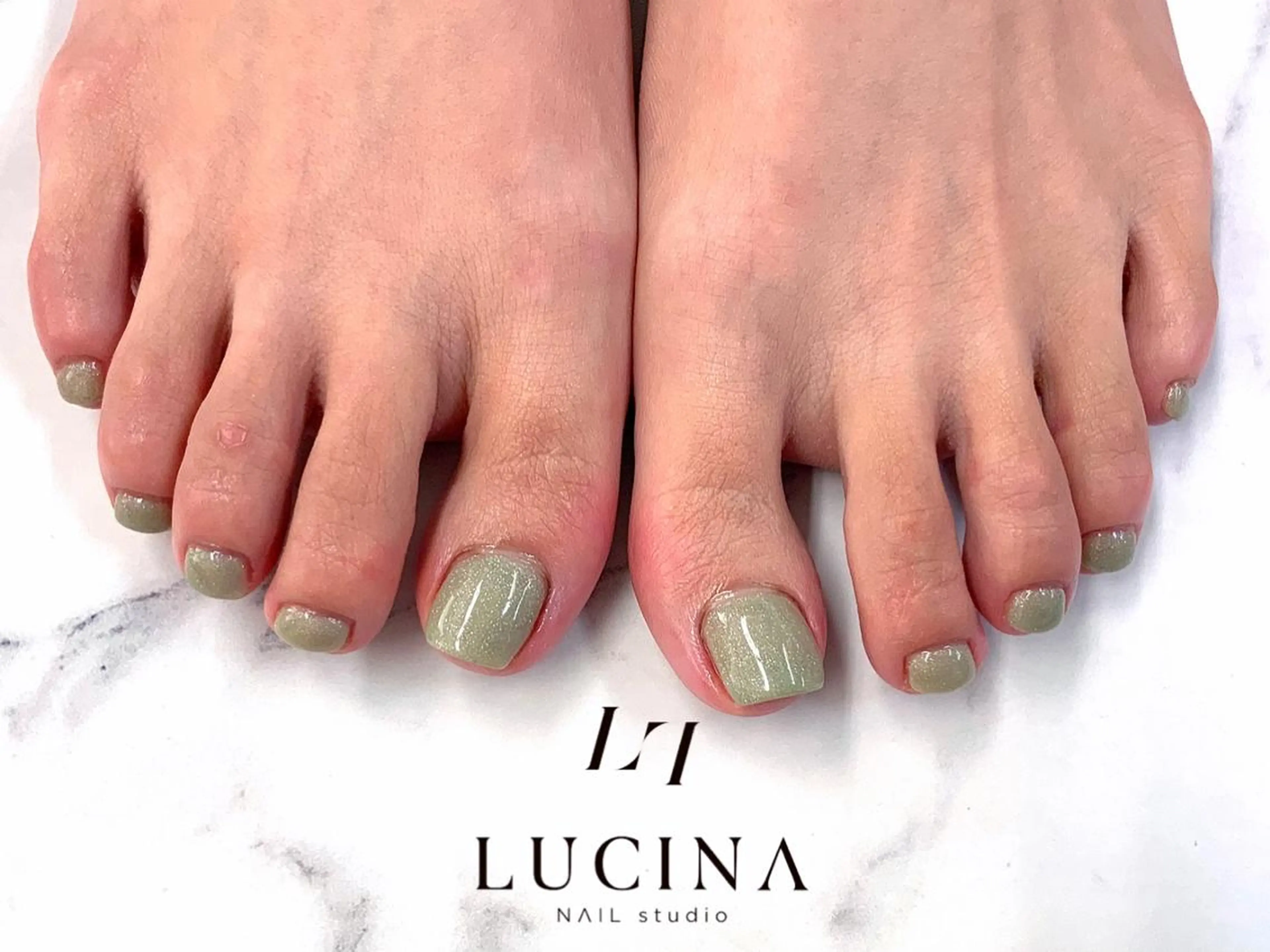 ネイル フットネイル ラメ(グリッター) ワンカラーネイル ピスタチオネイル 新橋 ルキナ スタッフのネイルデザイン