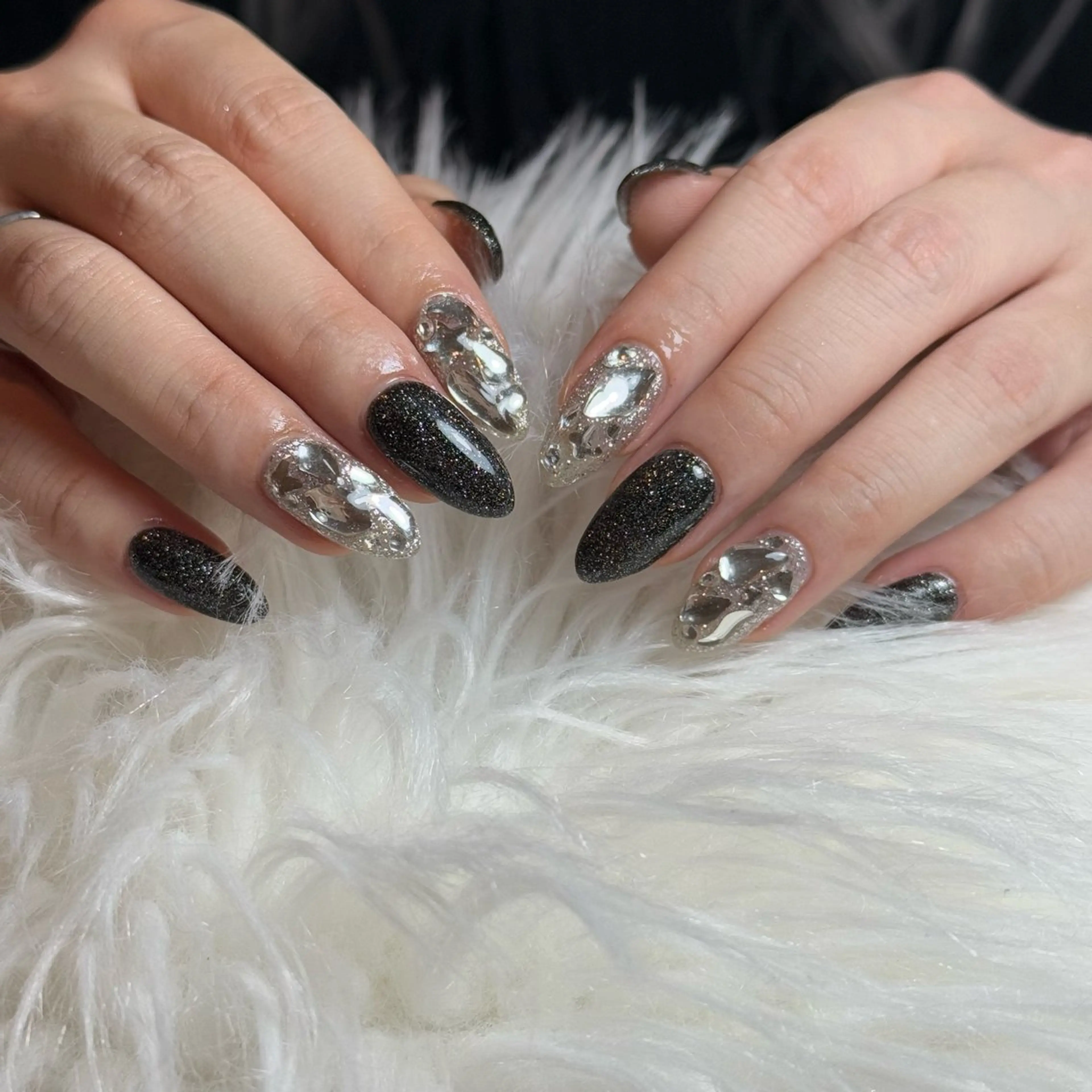 ネイル チークネイル フレンチネイル グラデーション キラキラネイル 韓国ネイル ハンドネイル Risa_ Nailのネイルデザイン