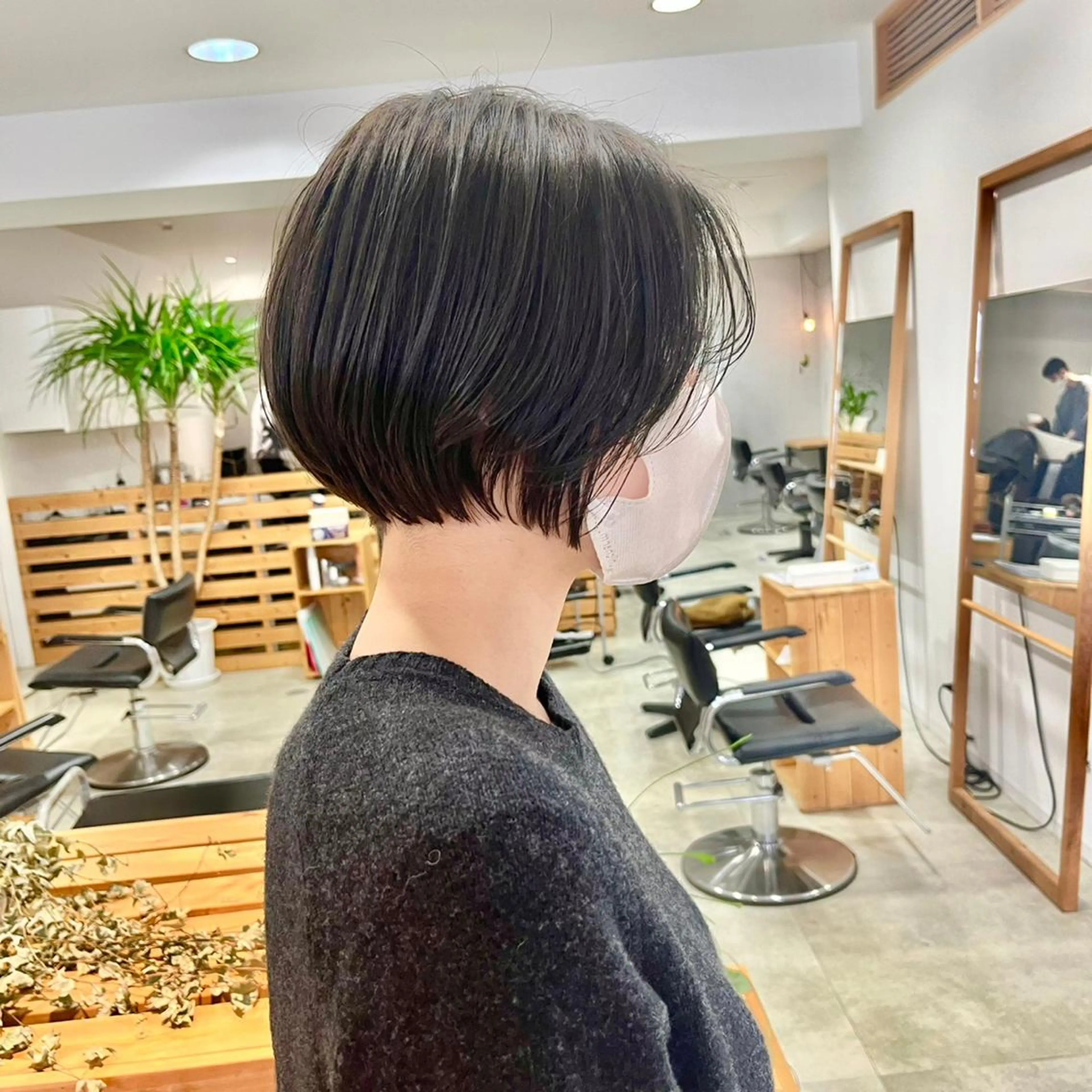 ショート カラー ショートボブ アッシュ ベージュカラー ブリーチ ケアブリーチ グレージュ 小林　遼のヘアスタイル