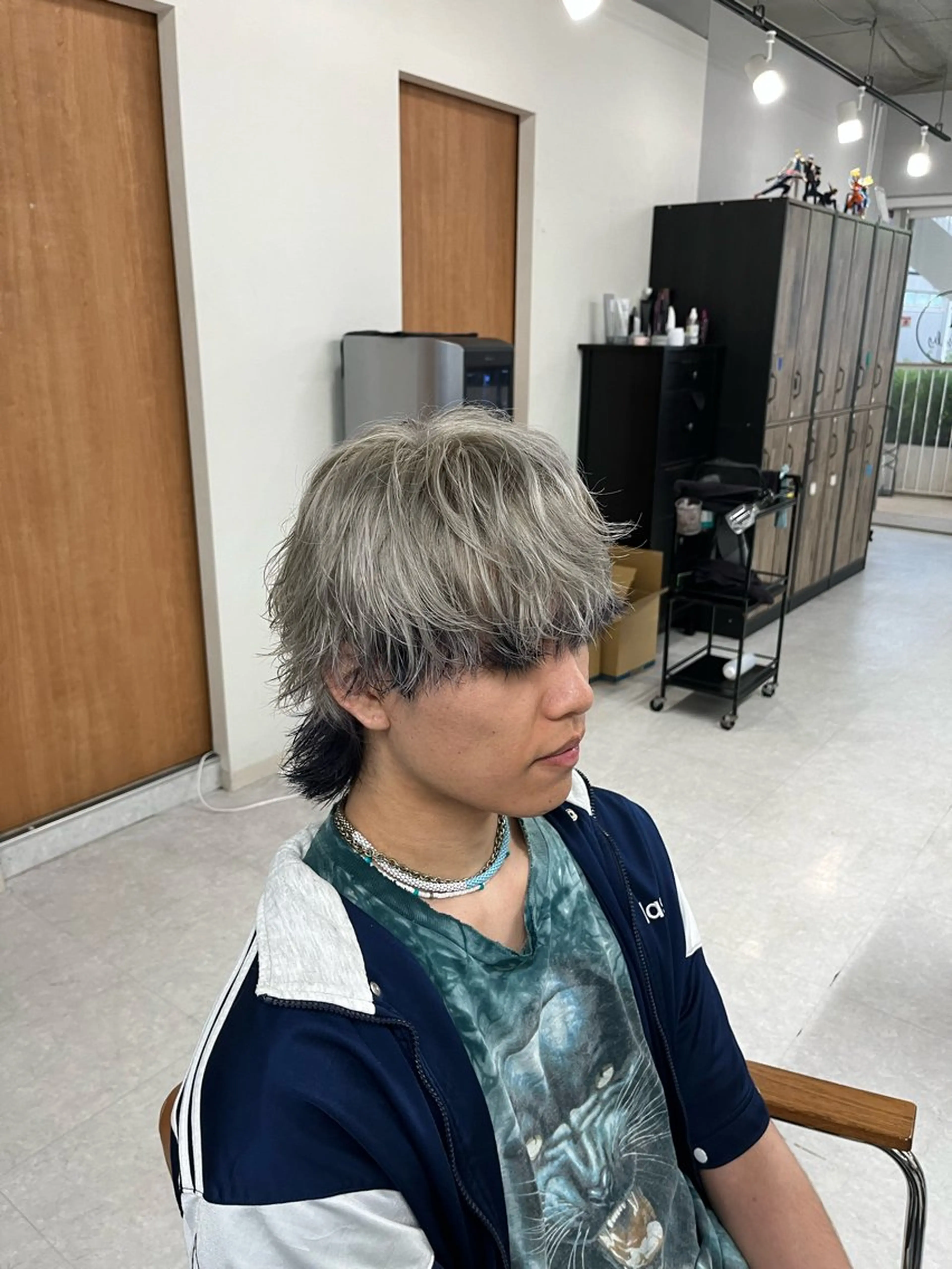 ミディアム カラー メンズ メンズハイトーン デザインカラー ハイトーンカラー メンズカット メンズパーマヤマザキのヘアスタイル