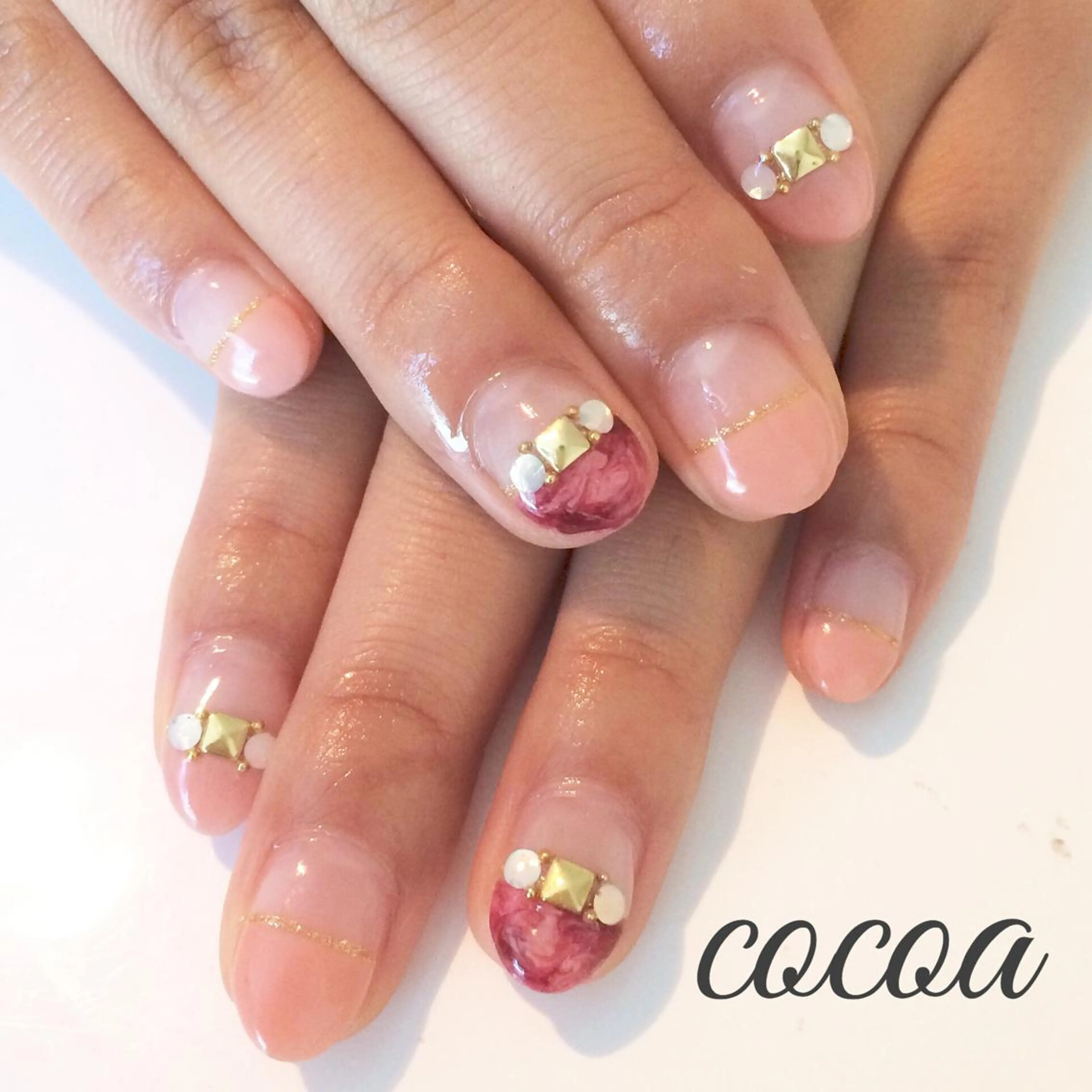 ミディアム ネイル 近藤 美春のネイルデザイン