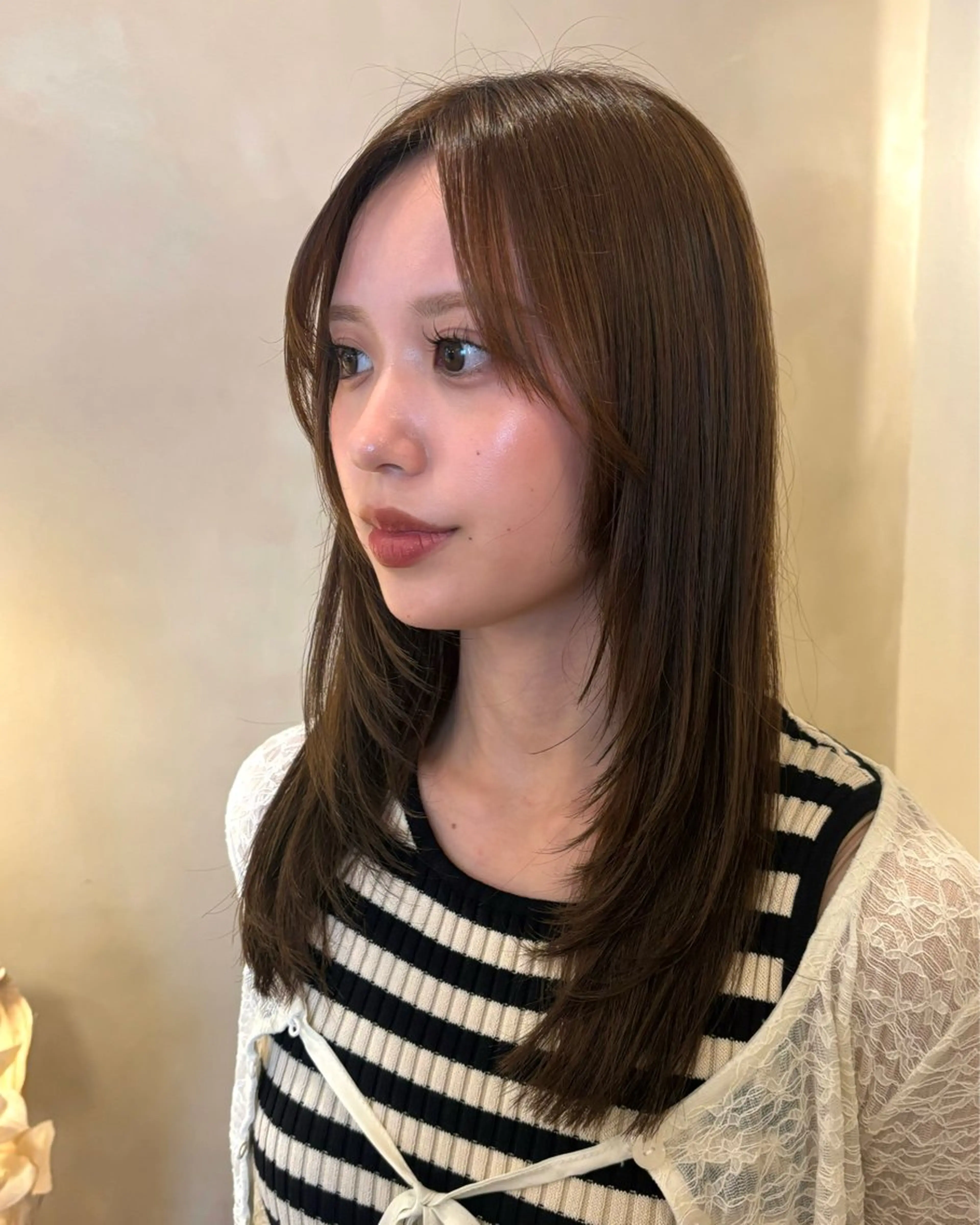ロング ロングレイヤー レイヤーカット ロング 小顔カット カット シンバヒナノ/パーマ レイヤーカット/ボブのヘアスタイル