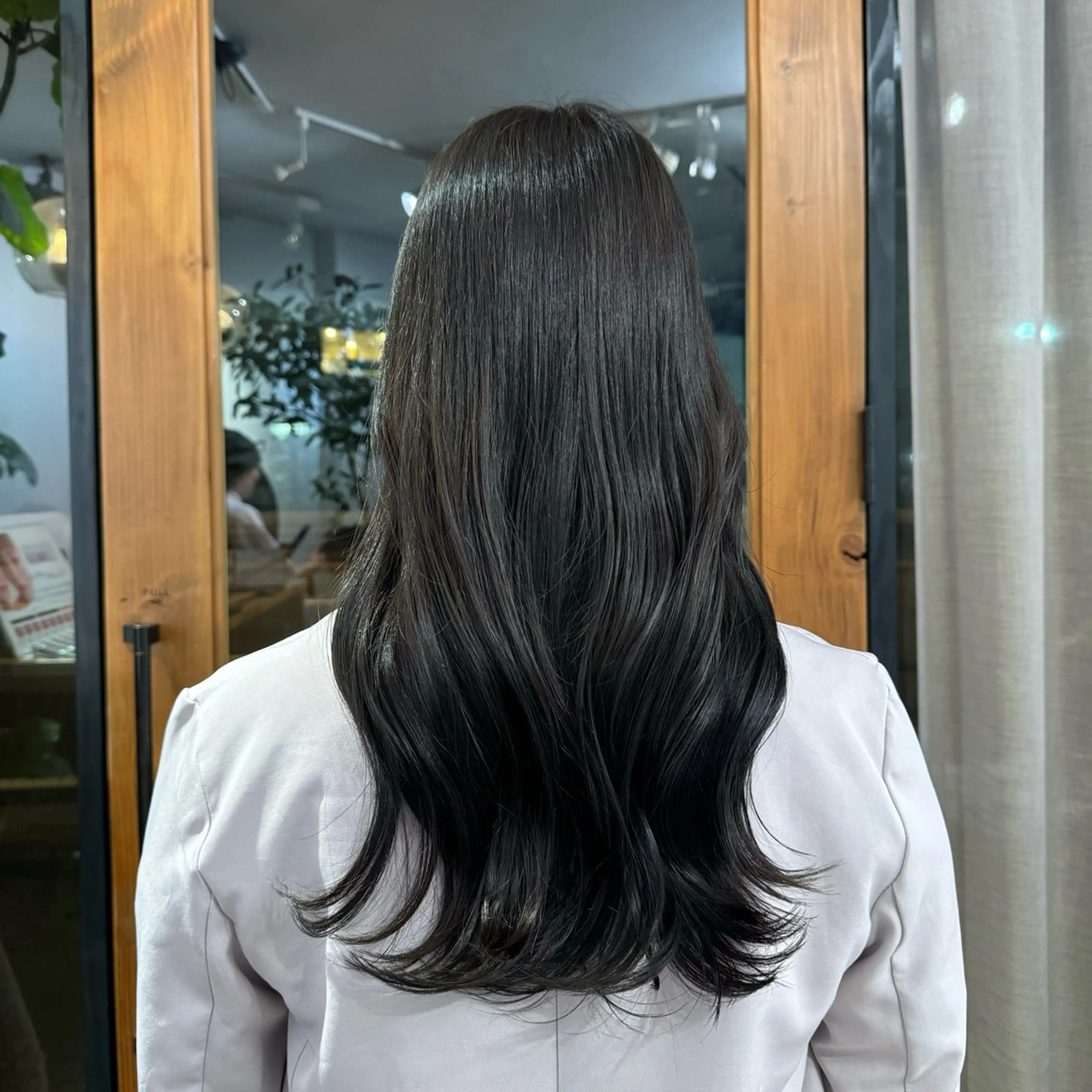 ロング 縮毛矯正 ヘアカラー 吉田 葉音のヘアスタイル