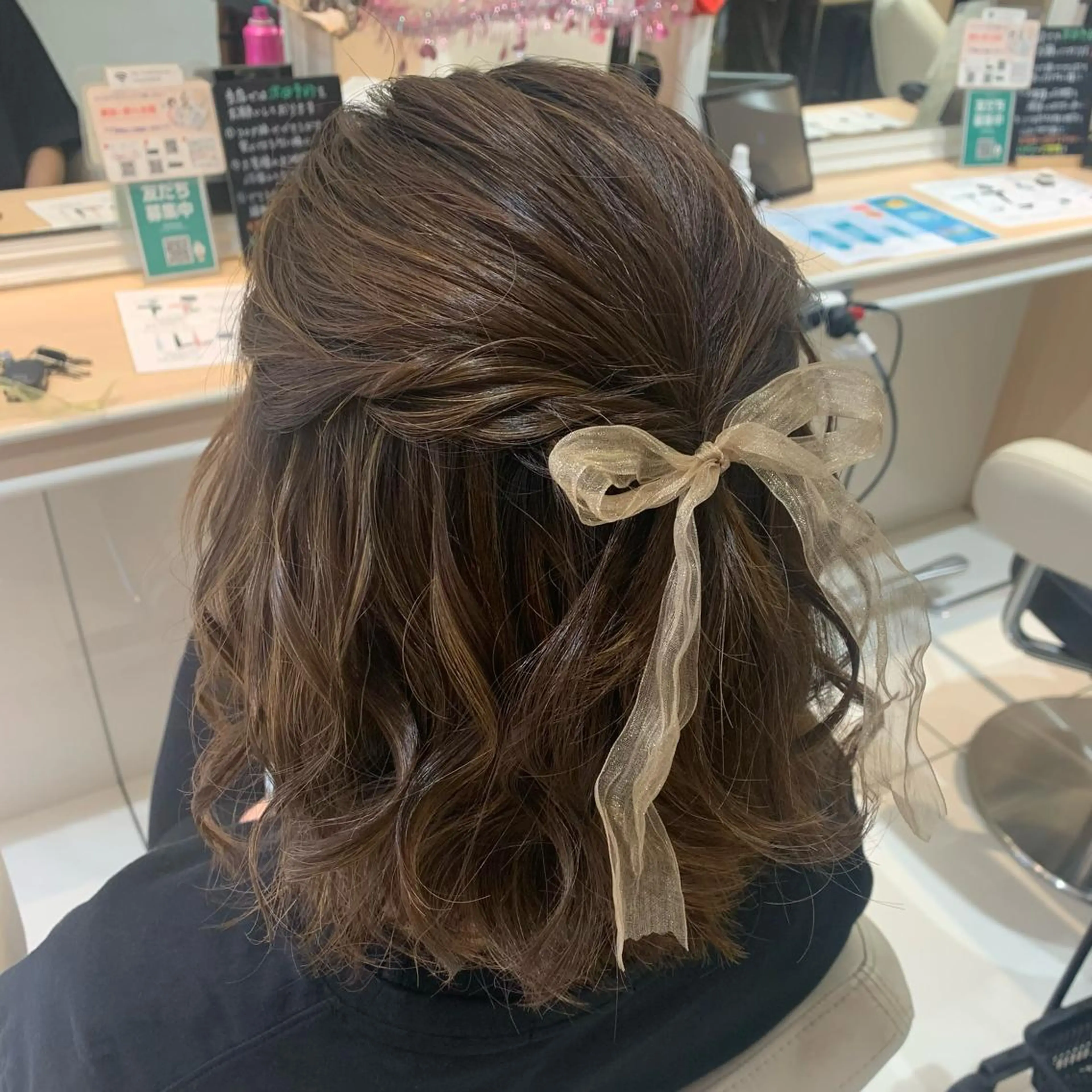 セミロング ヘアアレンジ ヘアセット 宮永 璃沙のヘアスタイル