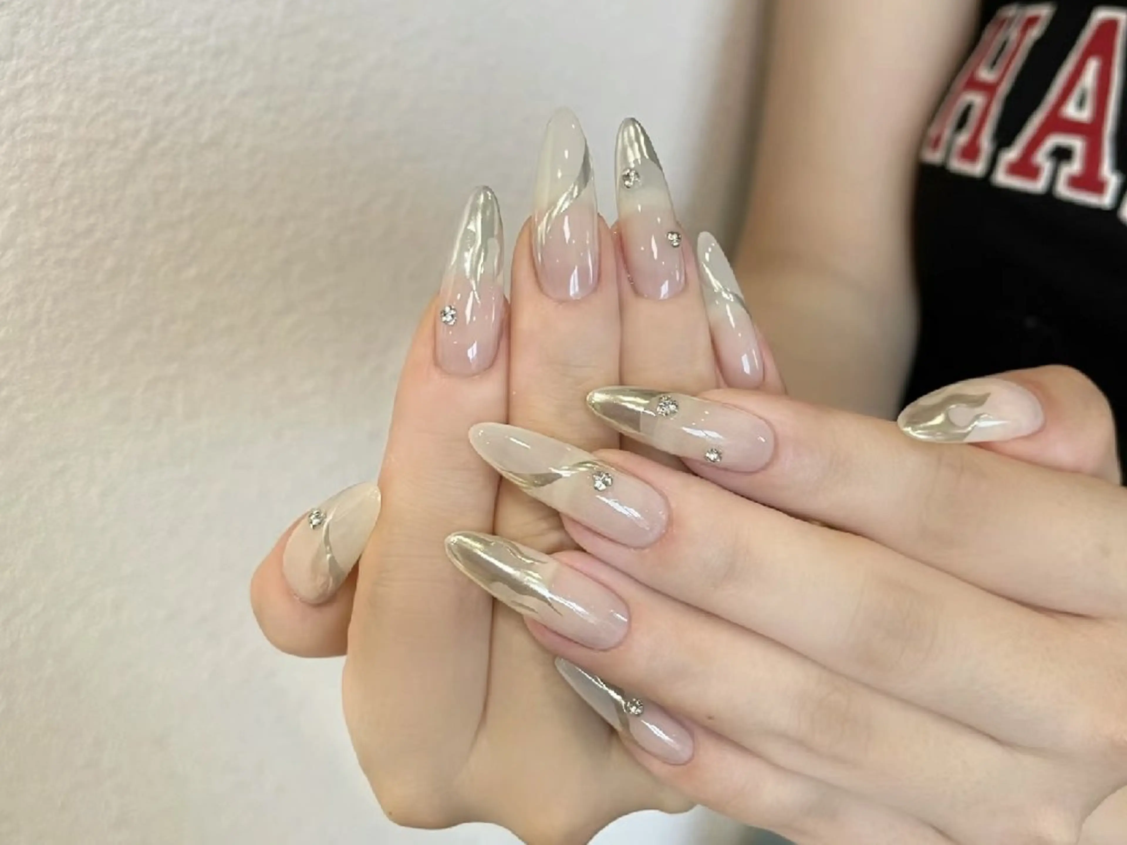 ネイル 長さ出し 韓国ネイル ミラーネイル 持ち込み ネイルチップ UM Nail Salonのネイルデザイン