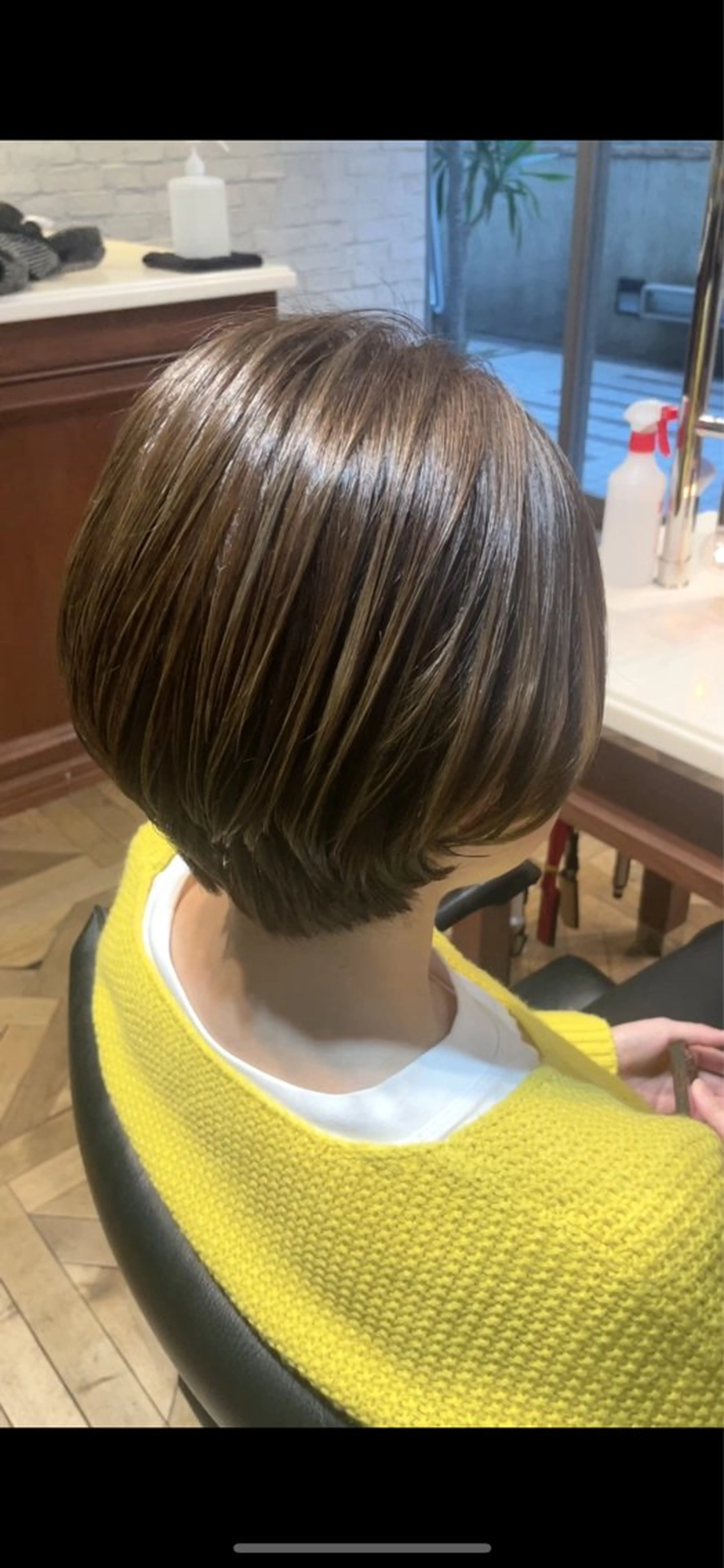 ショート カラー ハンサムショート 丸みショート ベージュカラー ハイライトカラー ハイライト カット ヘアカラー トリートメント BEBE所属・ブリーチなし 透明感カラーKANAのヘアスタイル