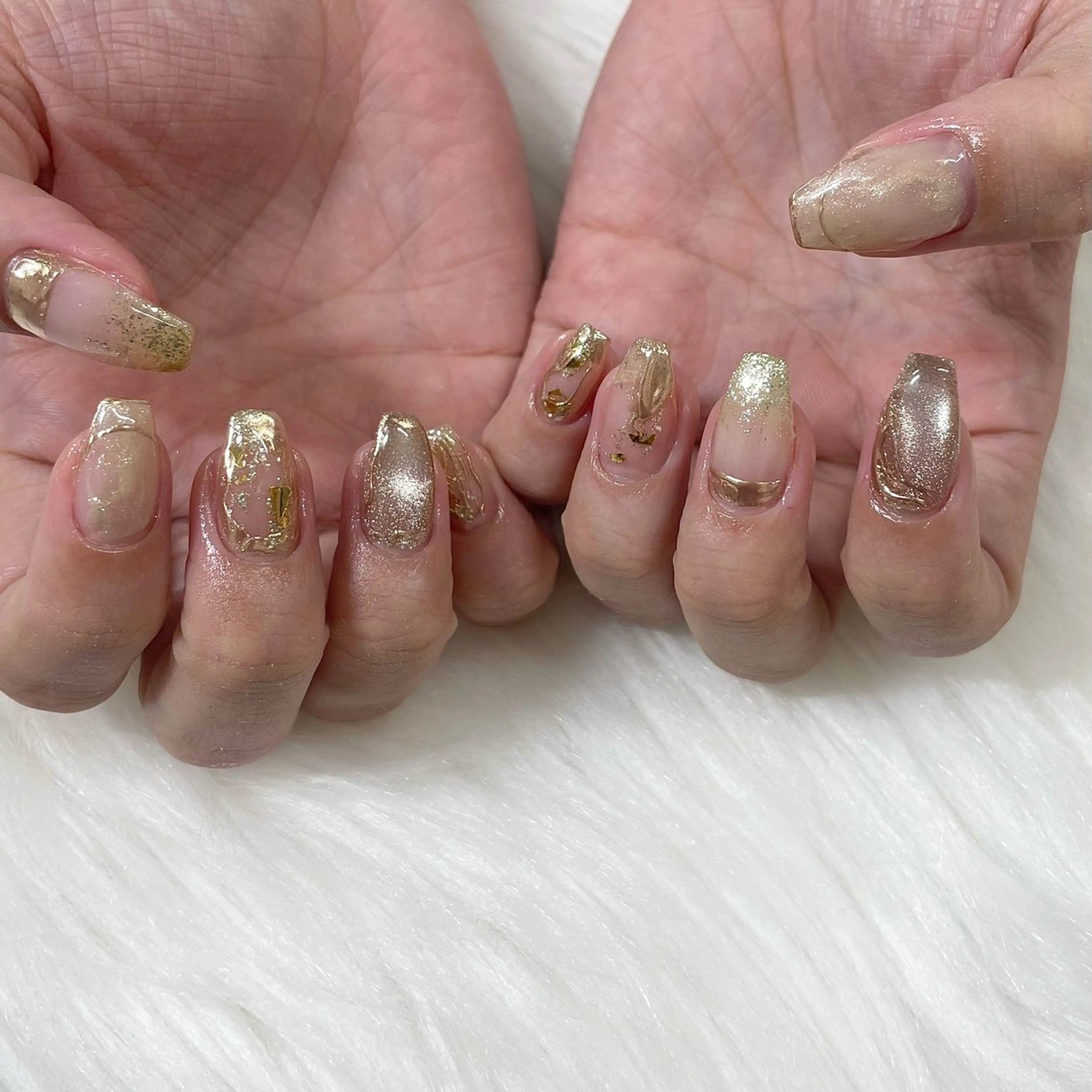 ネイル ジェルネイル ゴールド ミラーネイル ニュアンスネイル ハンドネイル JFYnail所属・昭和町ネイル 𝘯𝘢𝘮𝘪のネイルデザイン