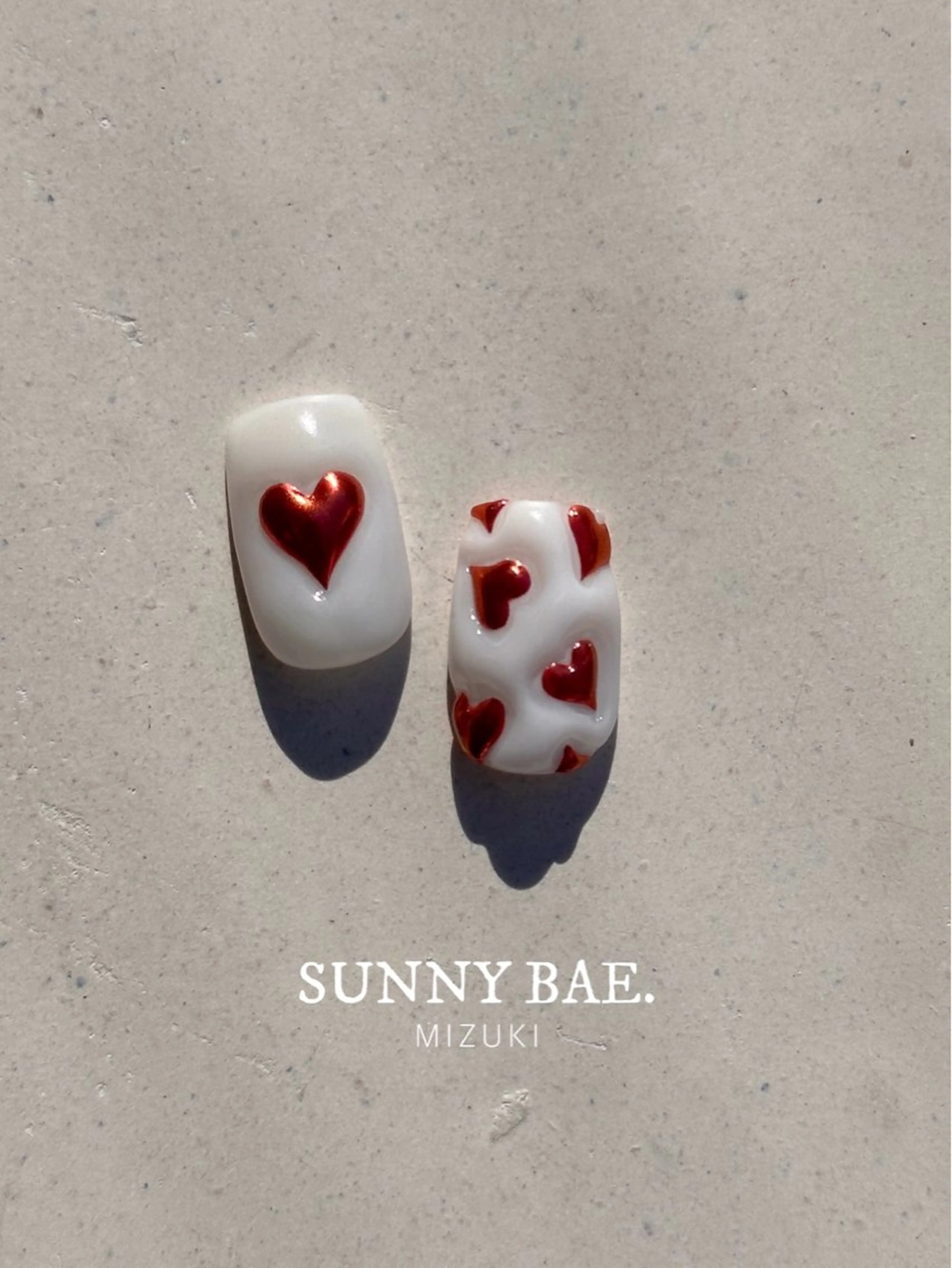 ネイル ハート ミラーネイル ぷっくりネイル 赤色 バレンタイン ハンドネイル SUNNY BAE. 🌼MIZUKIのネイルデザイン