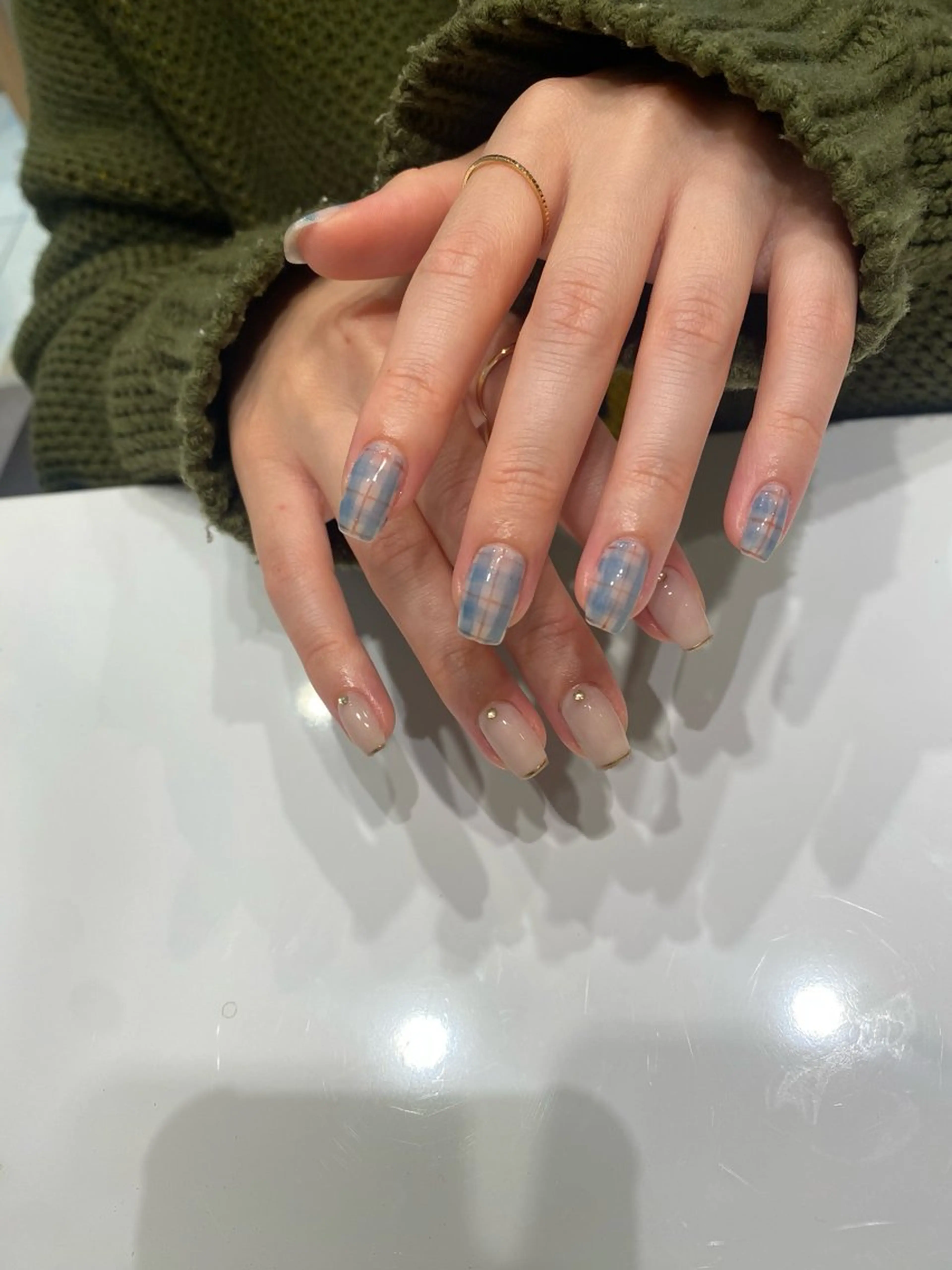 ネイル EARTH coiffure beaute 東松山店所属・町田 杏花のネイルデザイン