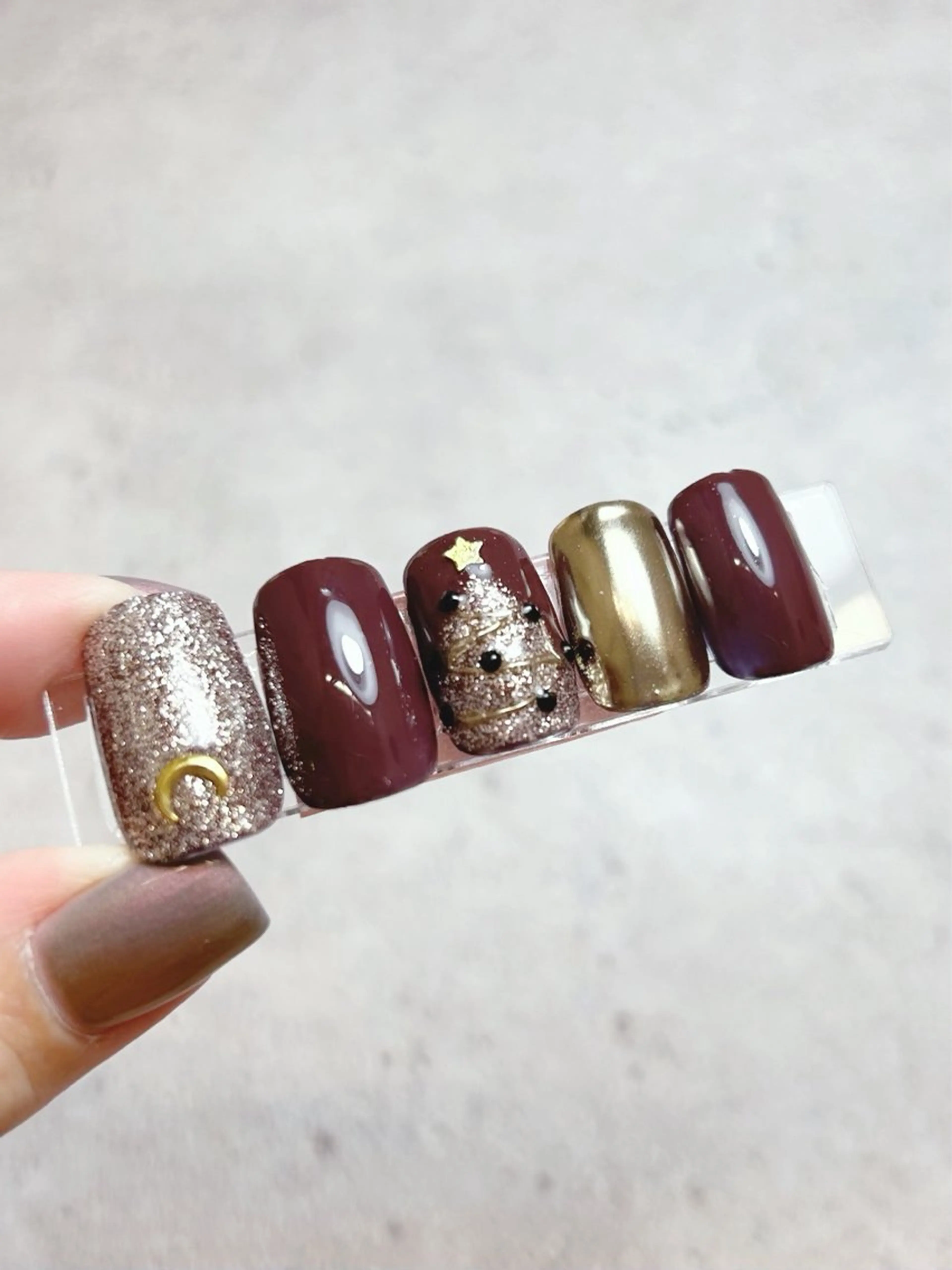 ネイル 冬ネイル クリスマス ハンドネイル 透灯 TOUTOU所属・透灯 TOUTOU 🪄のネイルデザイン