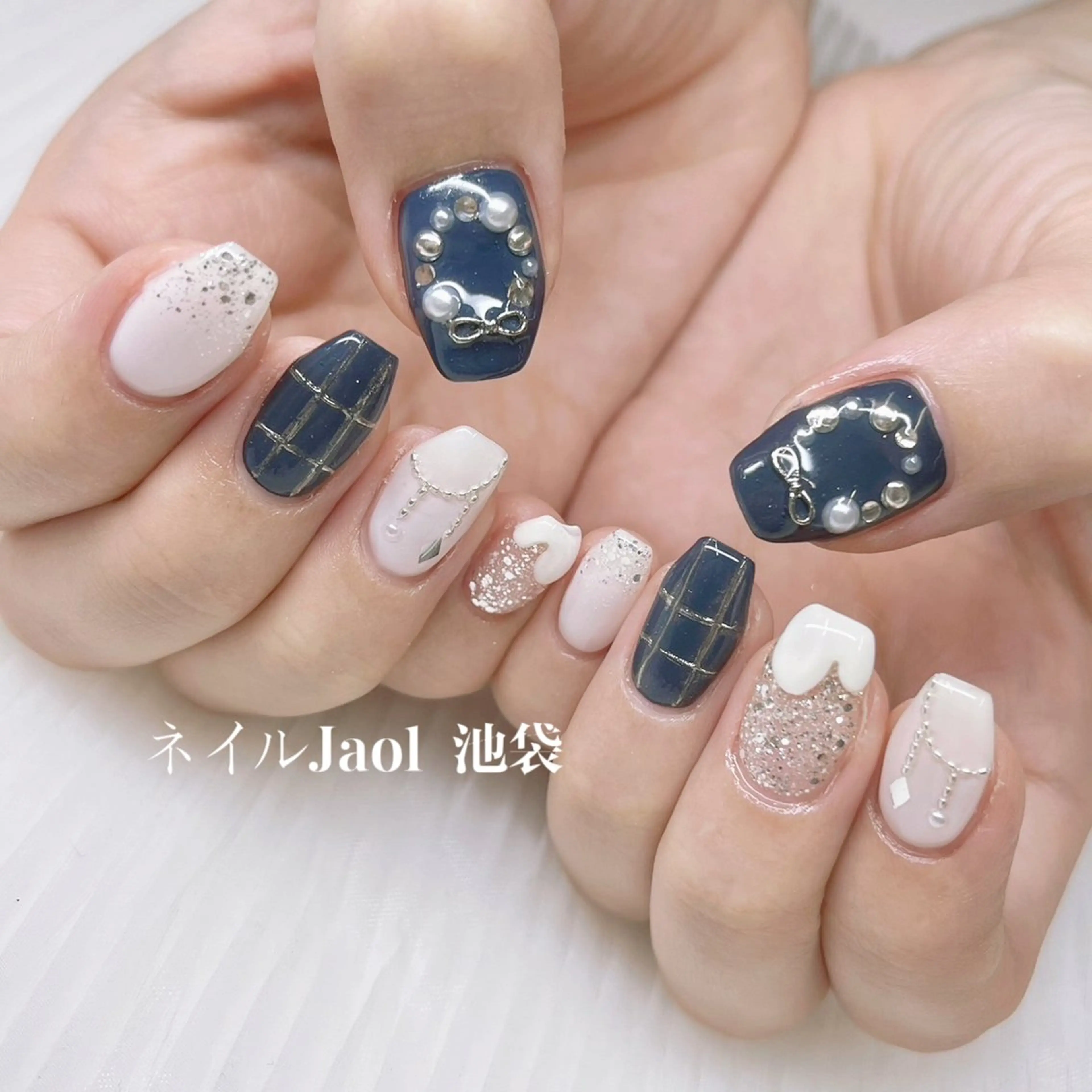 ミディアム クリスマス ハンドネイル nail jaol池袋店所属・ネイルJaol 池袋のネイルデザイン
