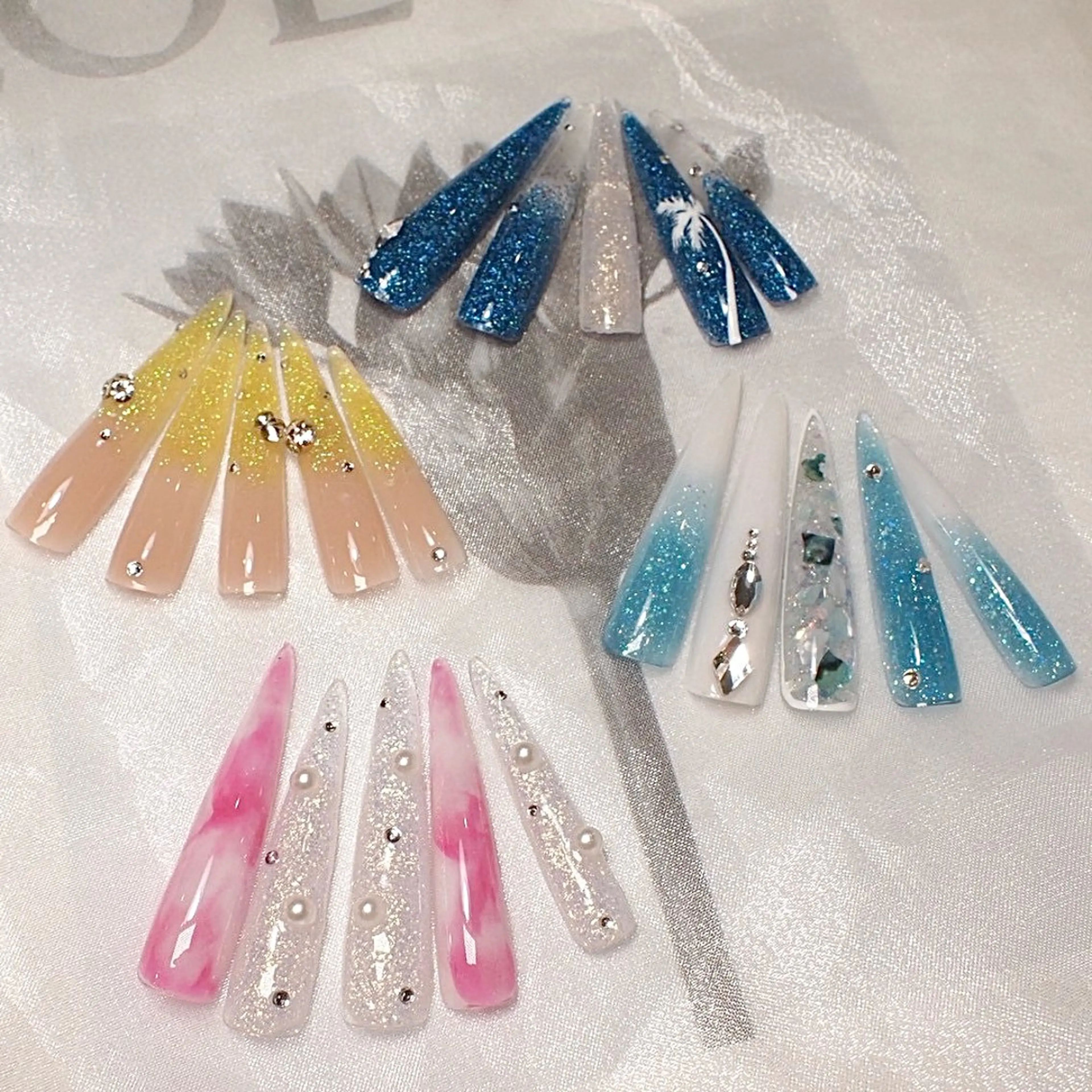 ✽スカルプ✽8月限定🔆定額デザイン&長さ出し10本🍓💅の写真