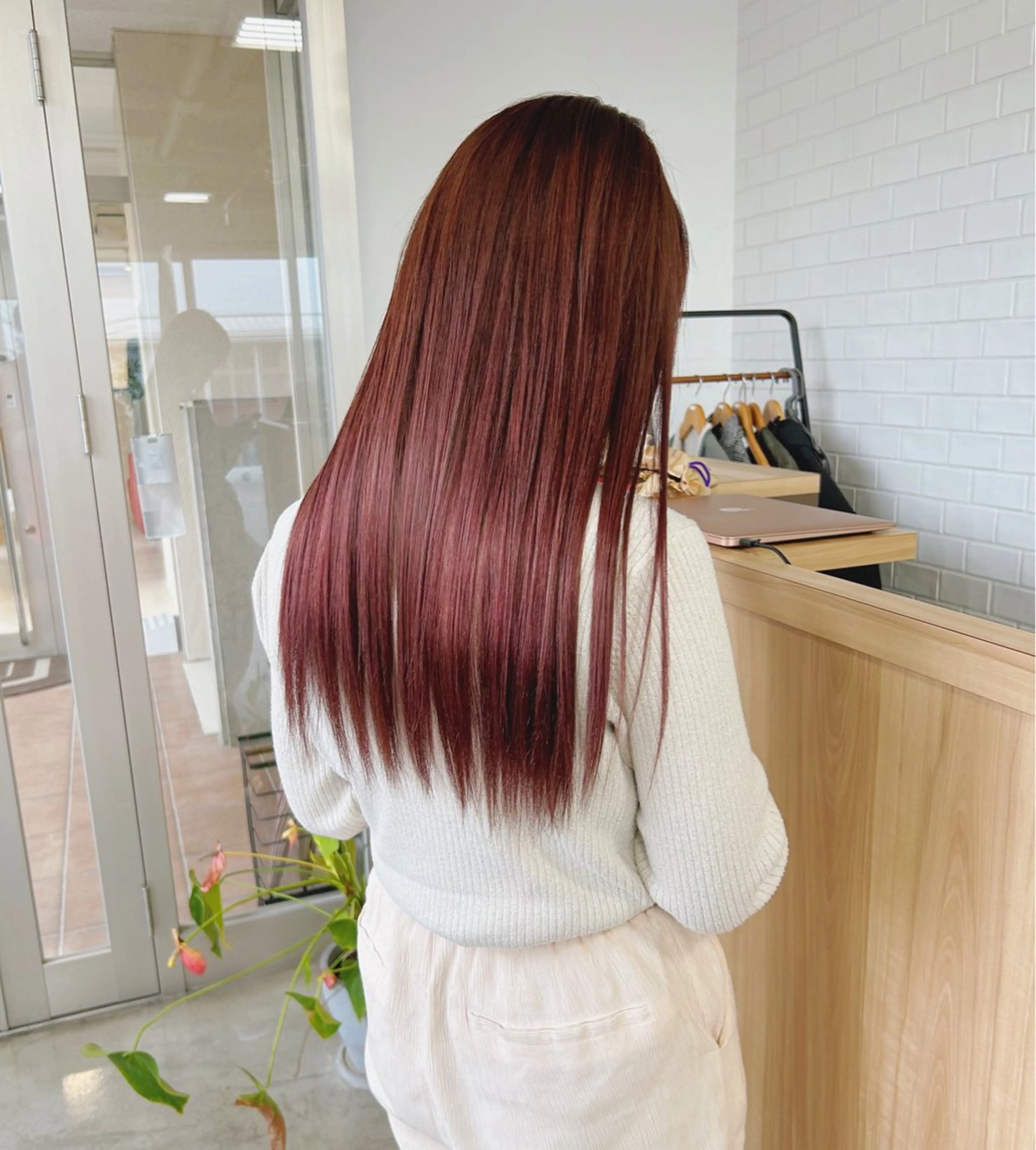 カラー カシス レッドカラー ヘアカラー トリートメント 津田 七美希のヘアスタイル