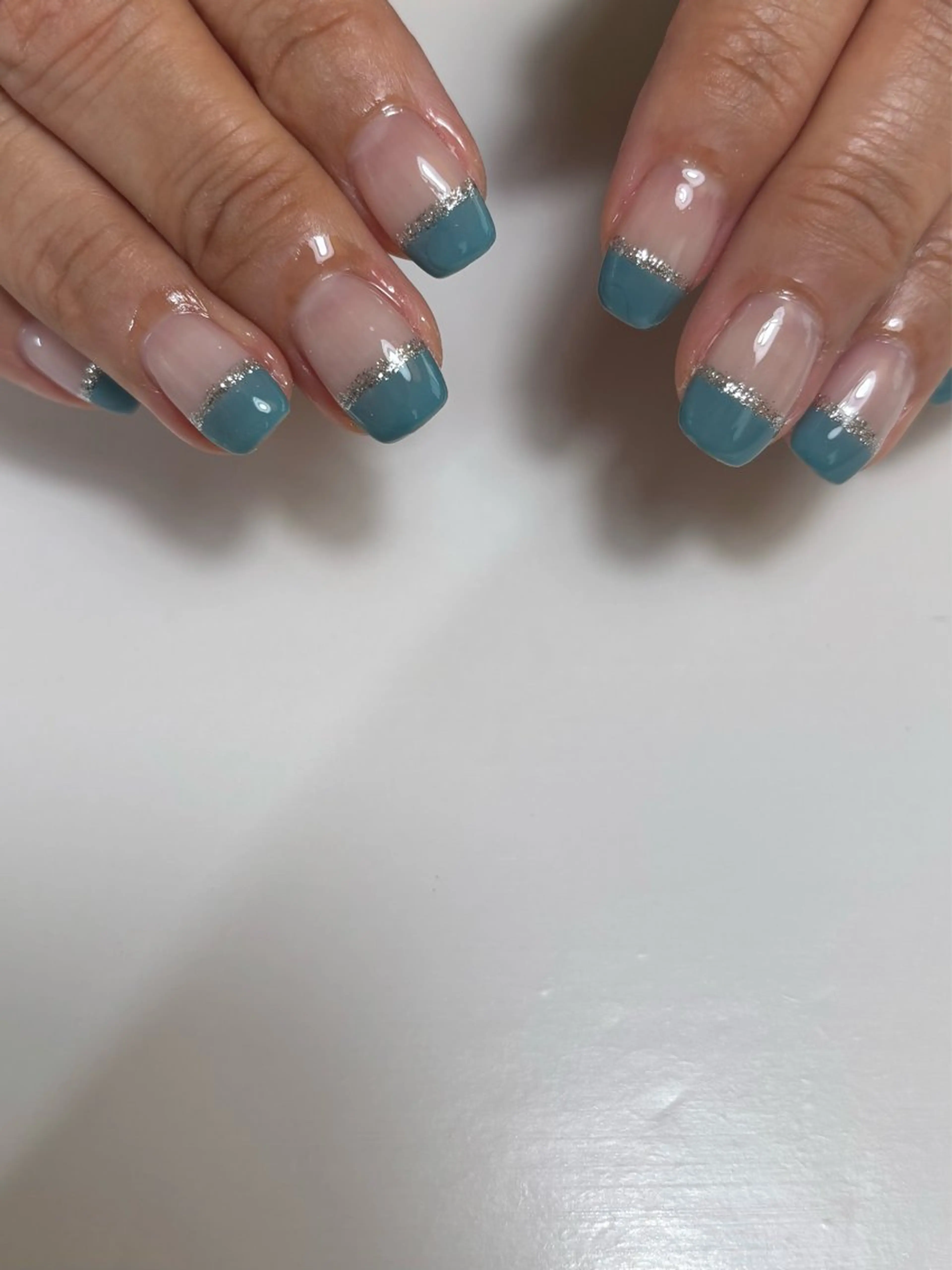 ネイル フレンチネイル シルバー ハンドネイル is.nail 🌷sonokoのネイルデザイン