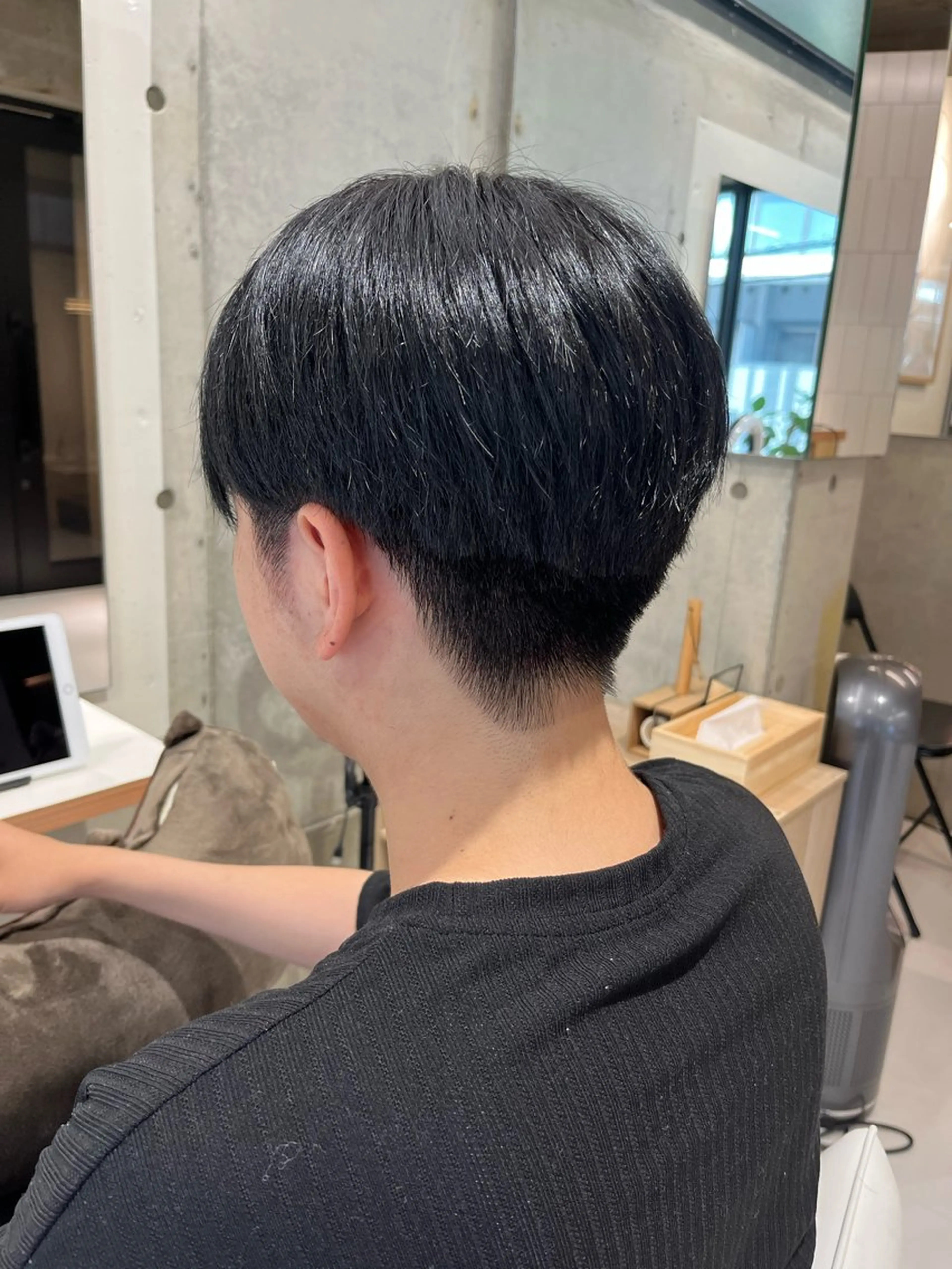 メンズ マッシュ 刈り上げ カット nagi所属・千種／韓国風レイヤー カット／推し活美容師のヘアスタイル