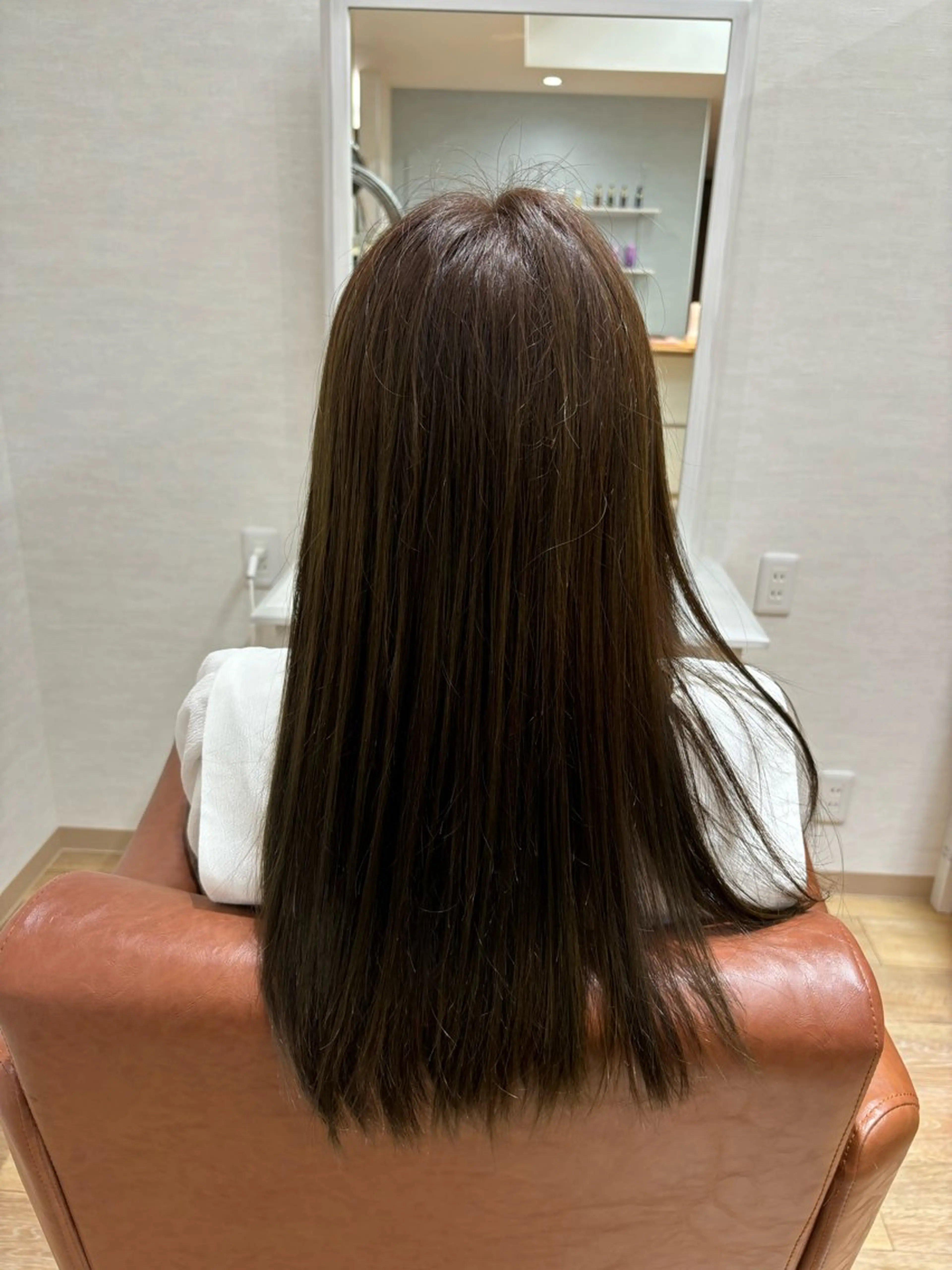 ロング カラー オリーブカラー LEEK ［リーク］ 石原愛里のヘアスタイル