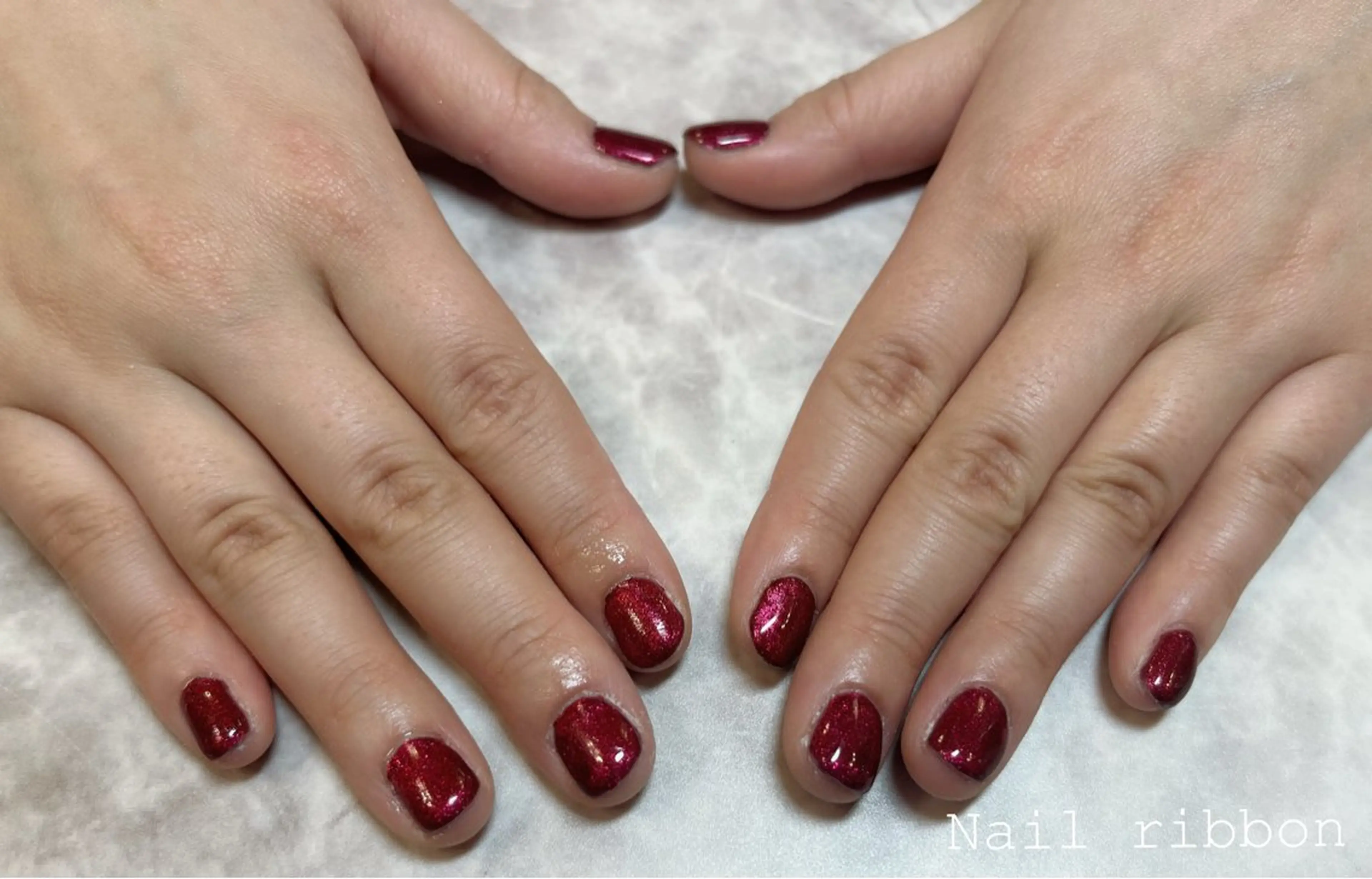 ネイル ラメ(グリッター) ワンカラーネイル 赤色 ネイルリボン 笠井のネイルデザイン