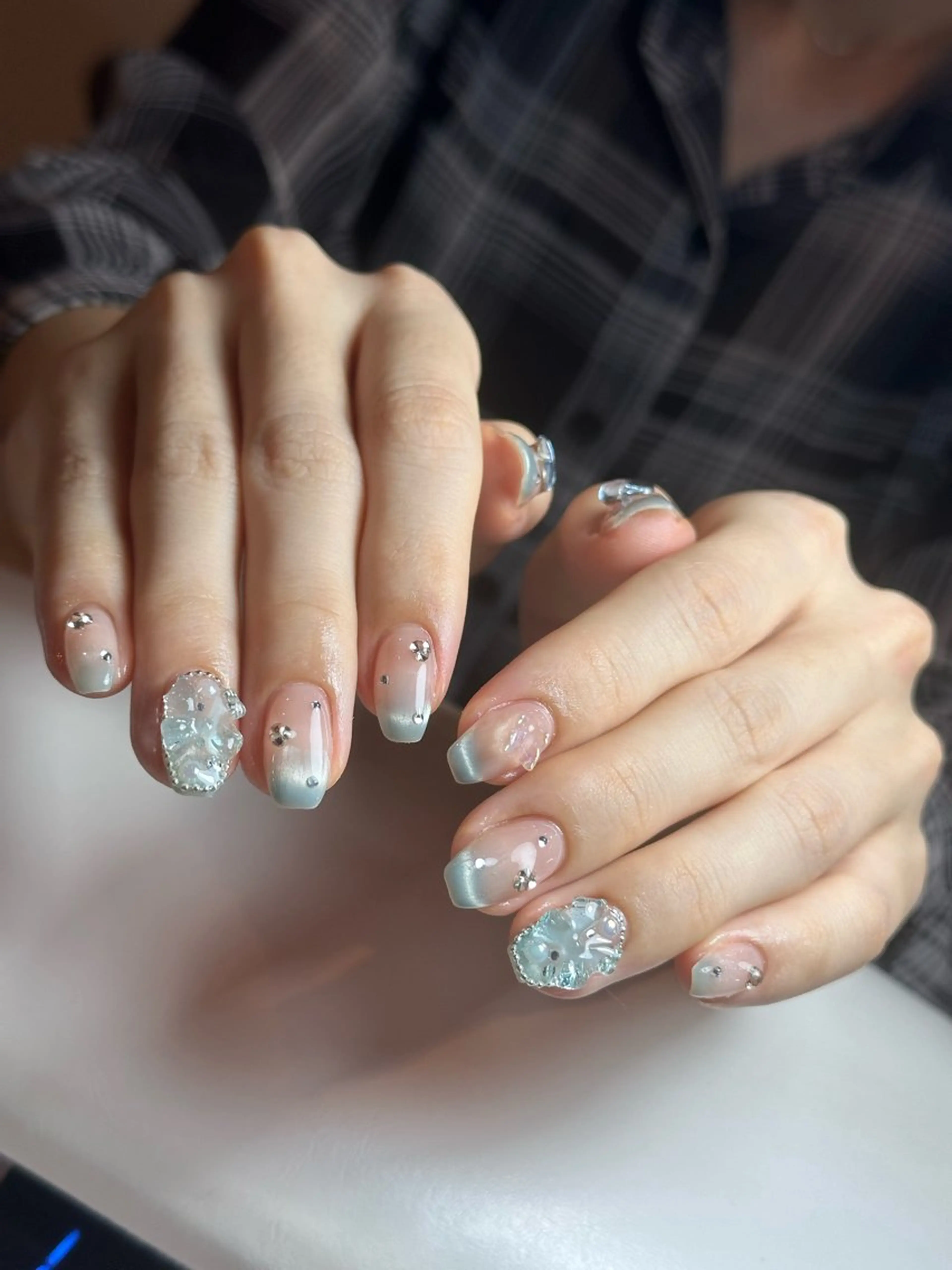 ネイル MEest Beauty Studio所属・Junn Nailのネイルデザイン