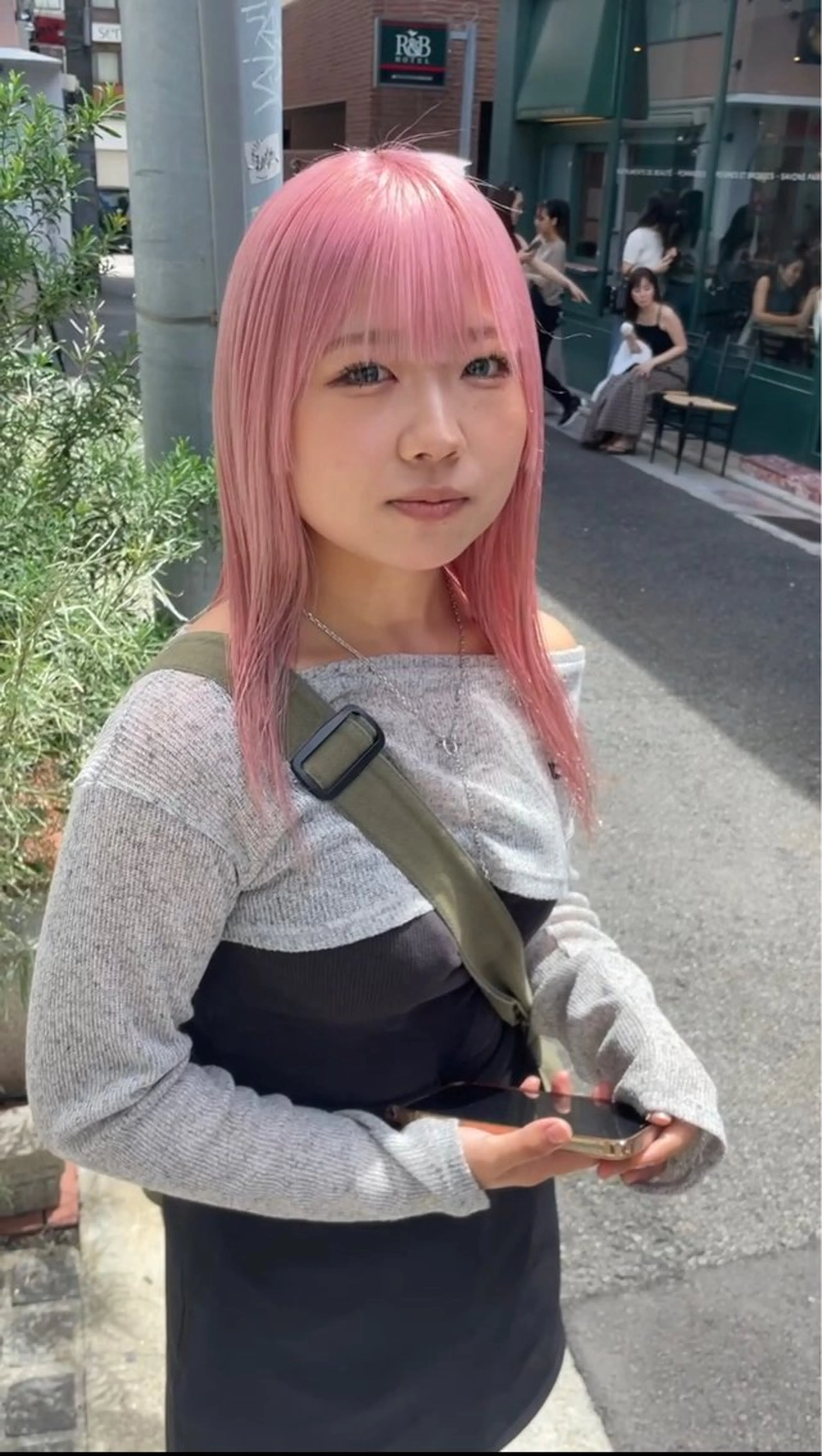 セミロング ヘアカラー KEN TAのヘアスタイル