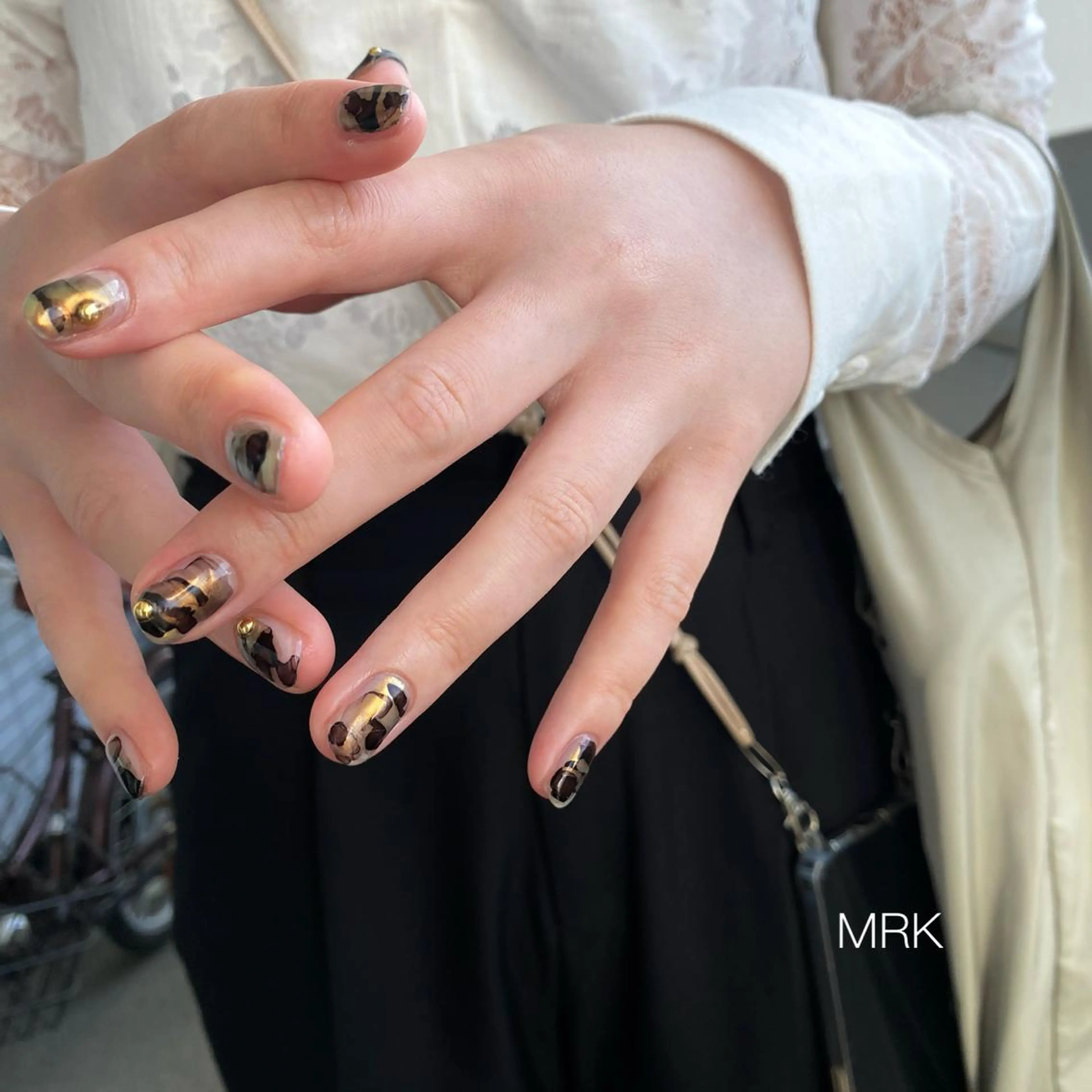 ショート ネイル ショートヘア ミラーネイル ニュアンスネイル ショートネイル MARUKO nailのネイルデザイン
