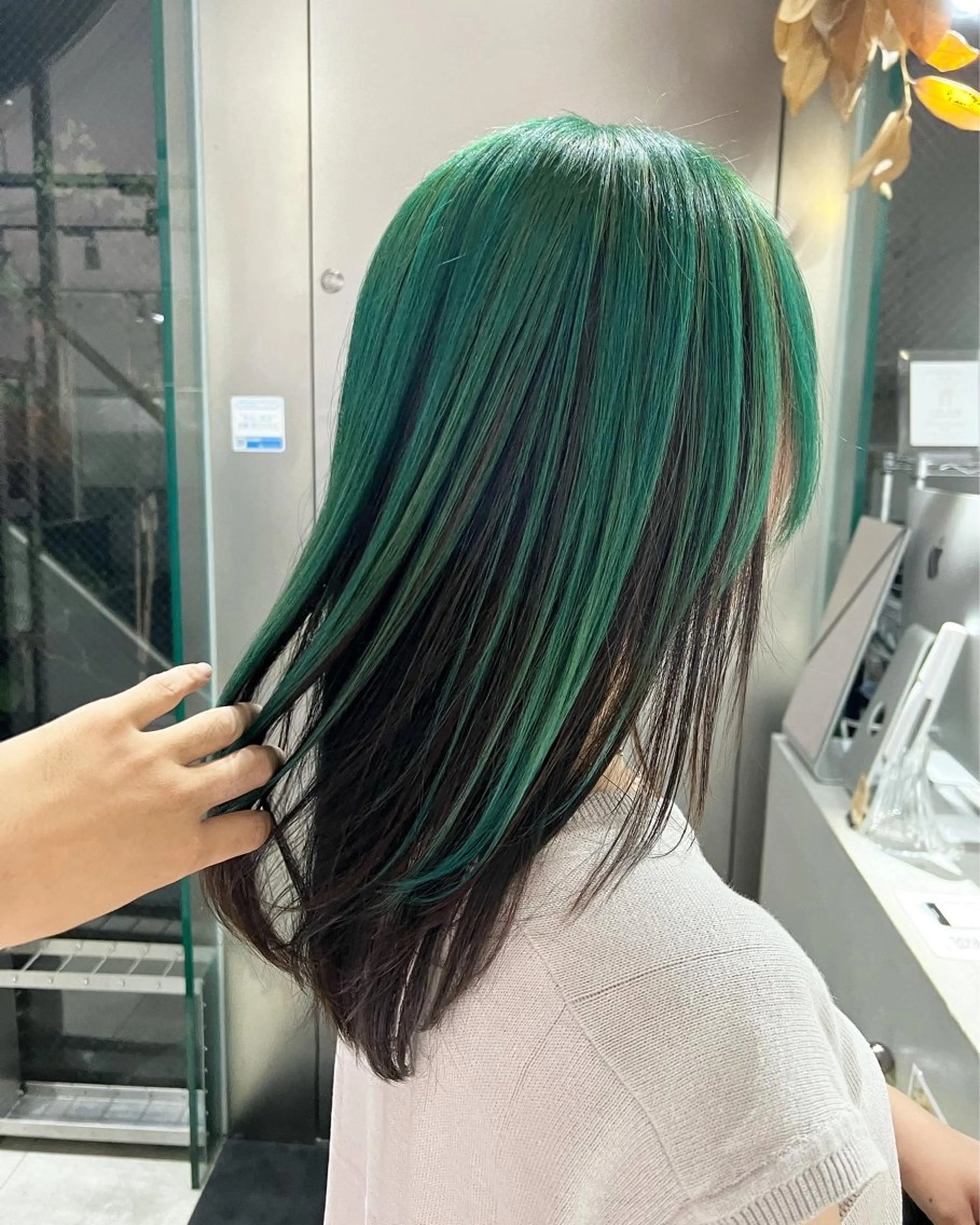 ロング カラー ブリーチ レイヤーカット カット ヘアカラー トリートメント インナーカラー/天神 ブリーチ/吉田のヘアスタイル