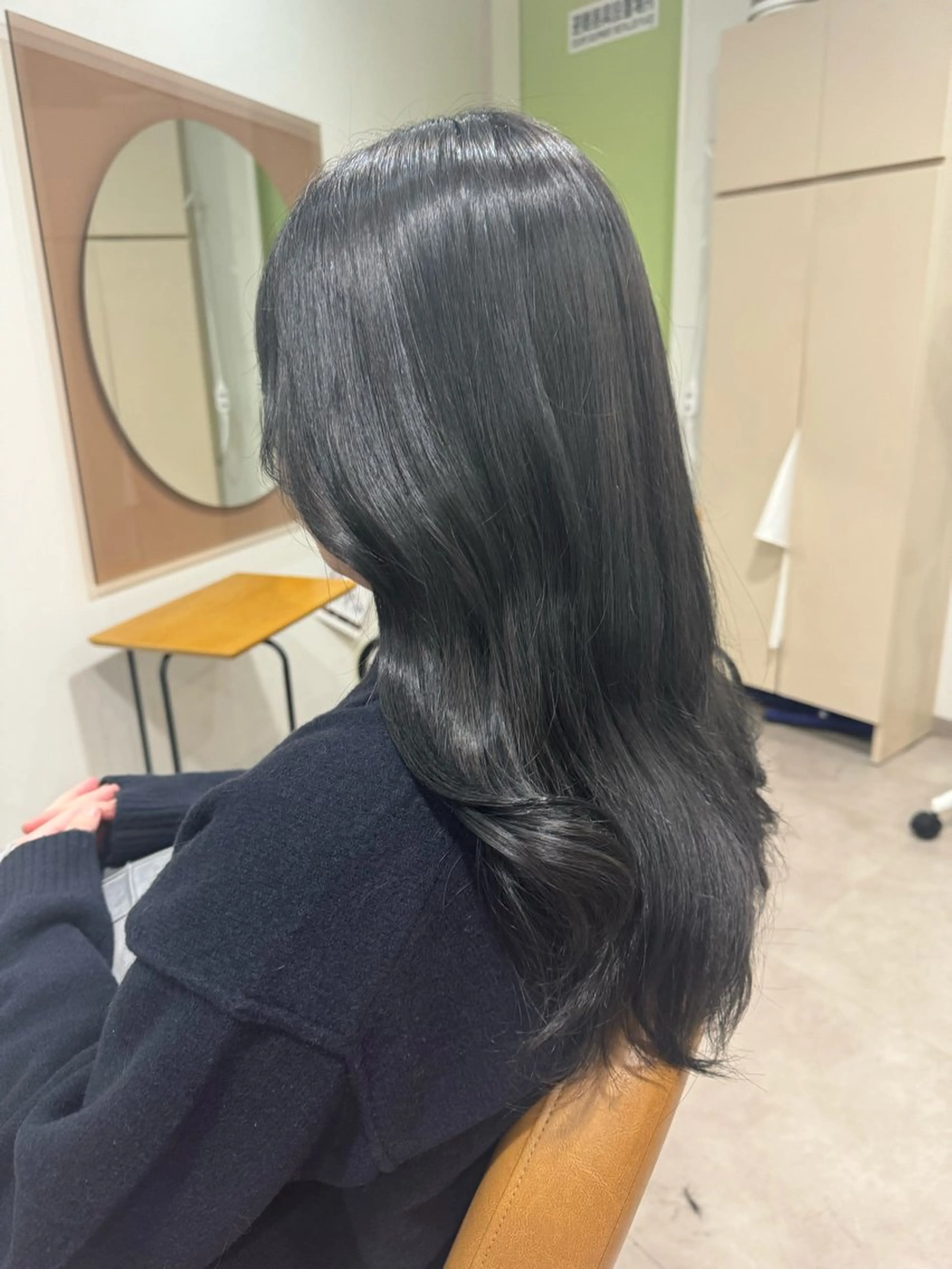 セミロング 水口 莉央のヘアスタイル