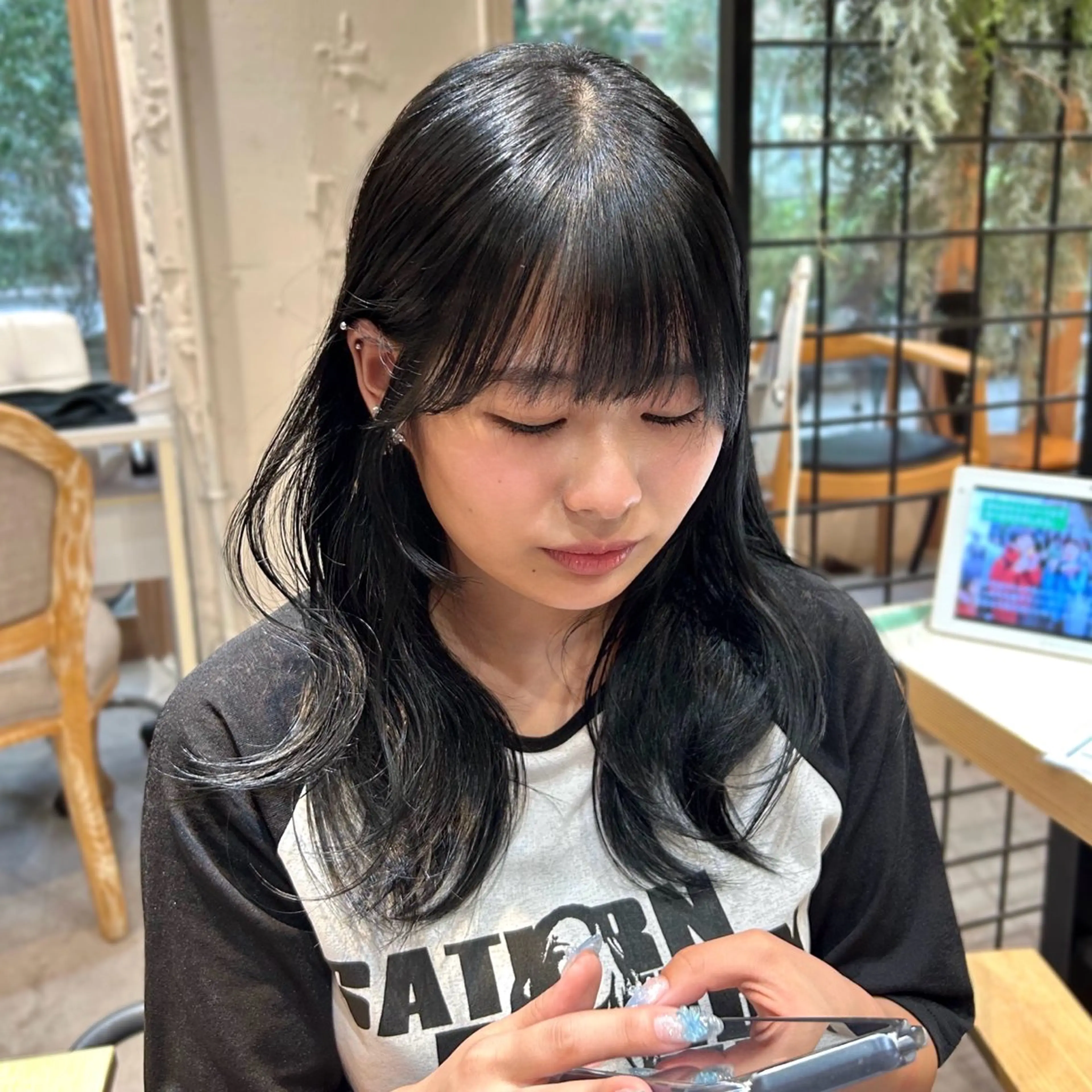 カラー カット ヘアカラー 顔まわり♡レイヤー COCORO 🎀のネイルデザイン