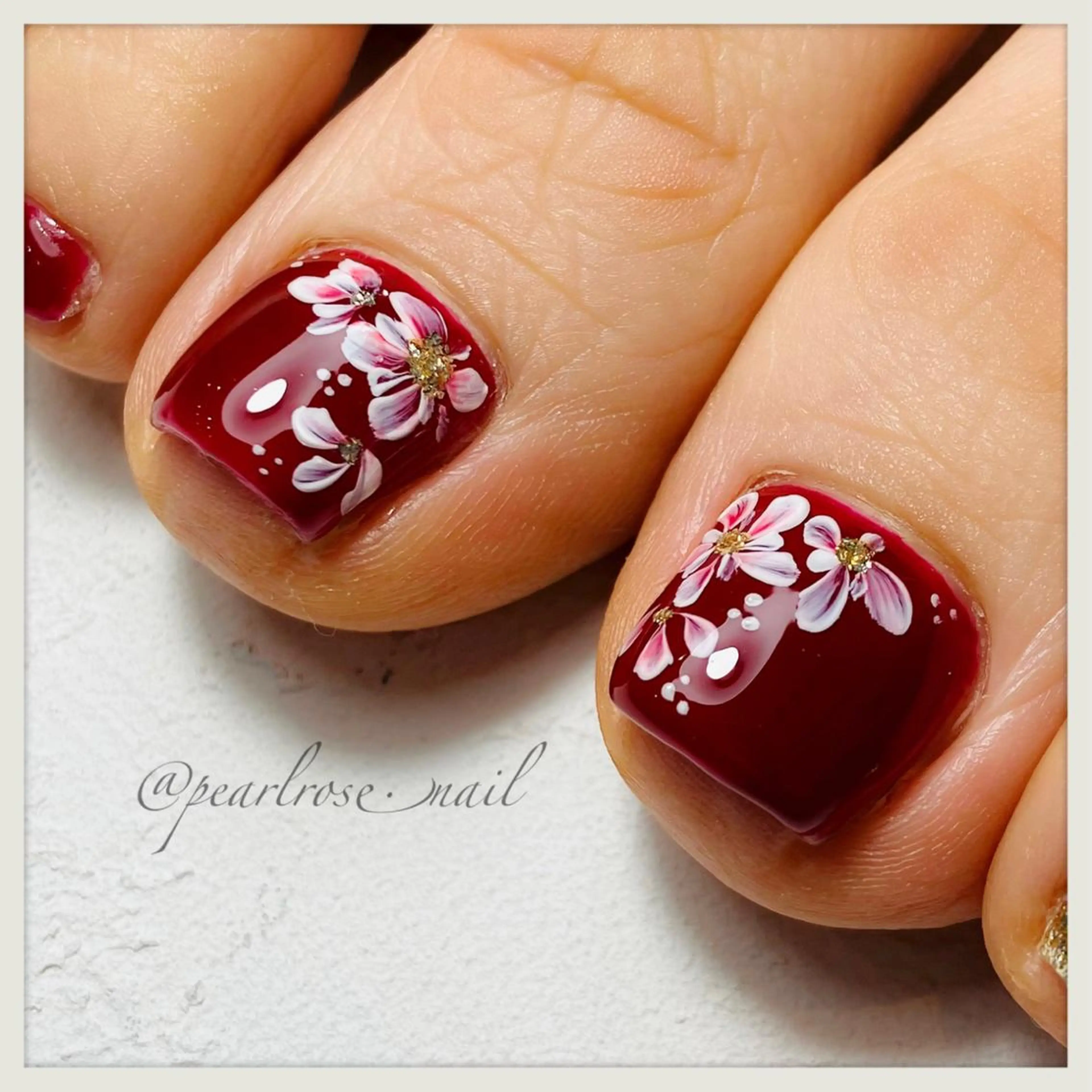 ネイル ボルドー 氷ネイル・うるうるネイル マットネイル 赤色 フットネイル Beauty salon Ryu・ange所属・RyuAnge リュアンジュのその他イメージ