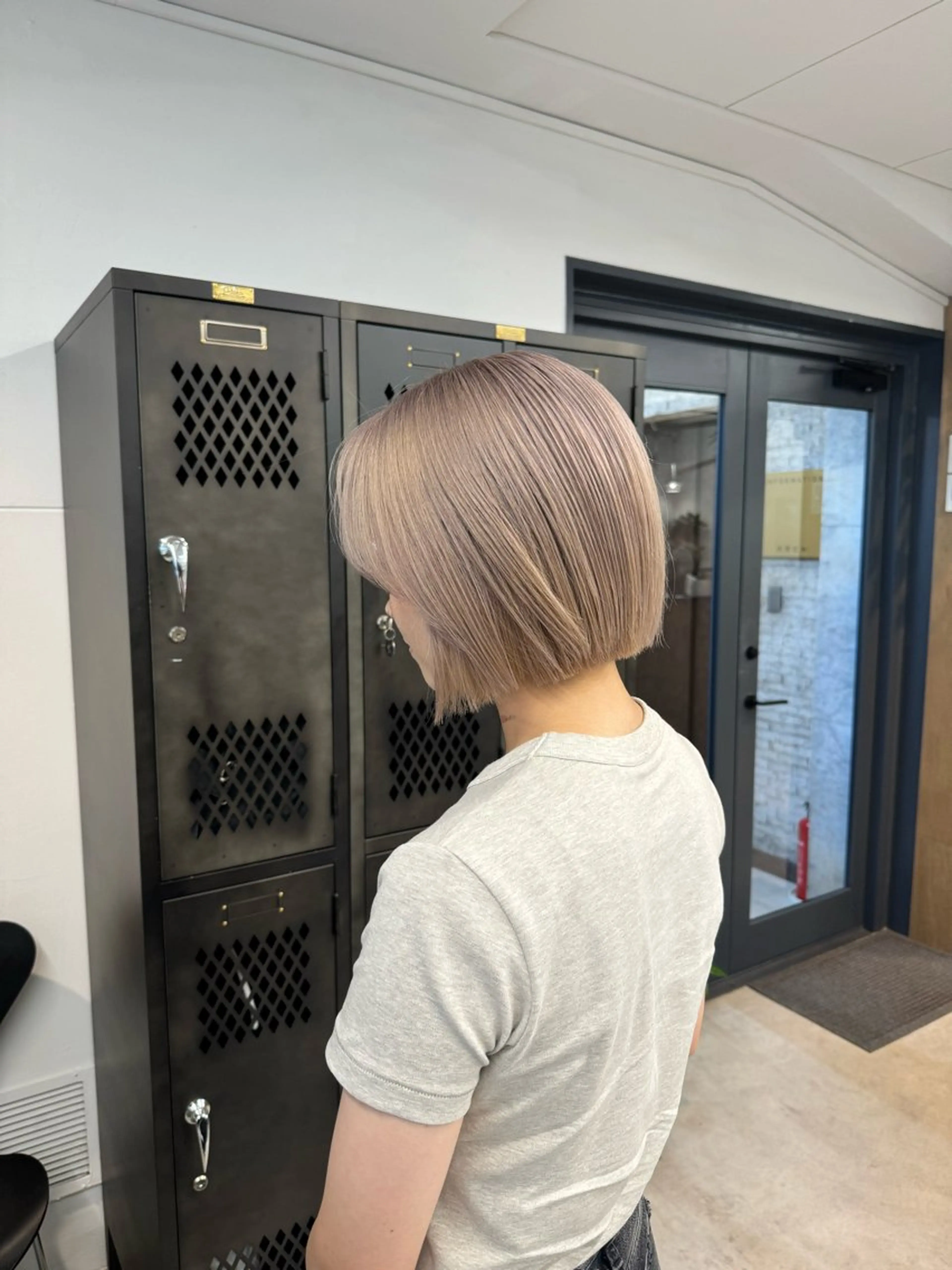 ショート INORI|艶カラ ー|フェイスレイヤーのヘアスタイル