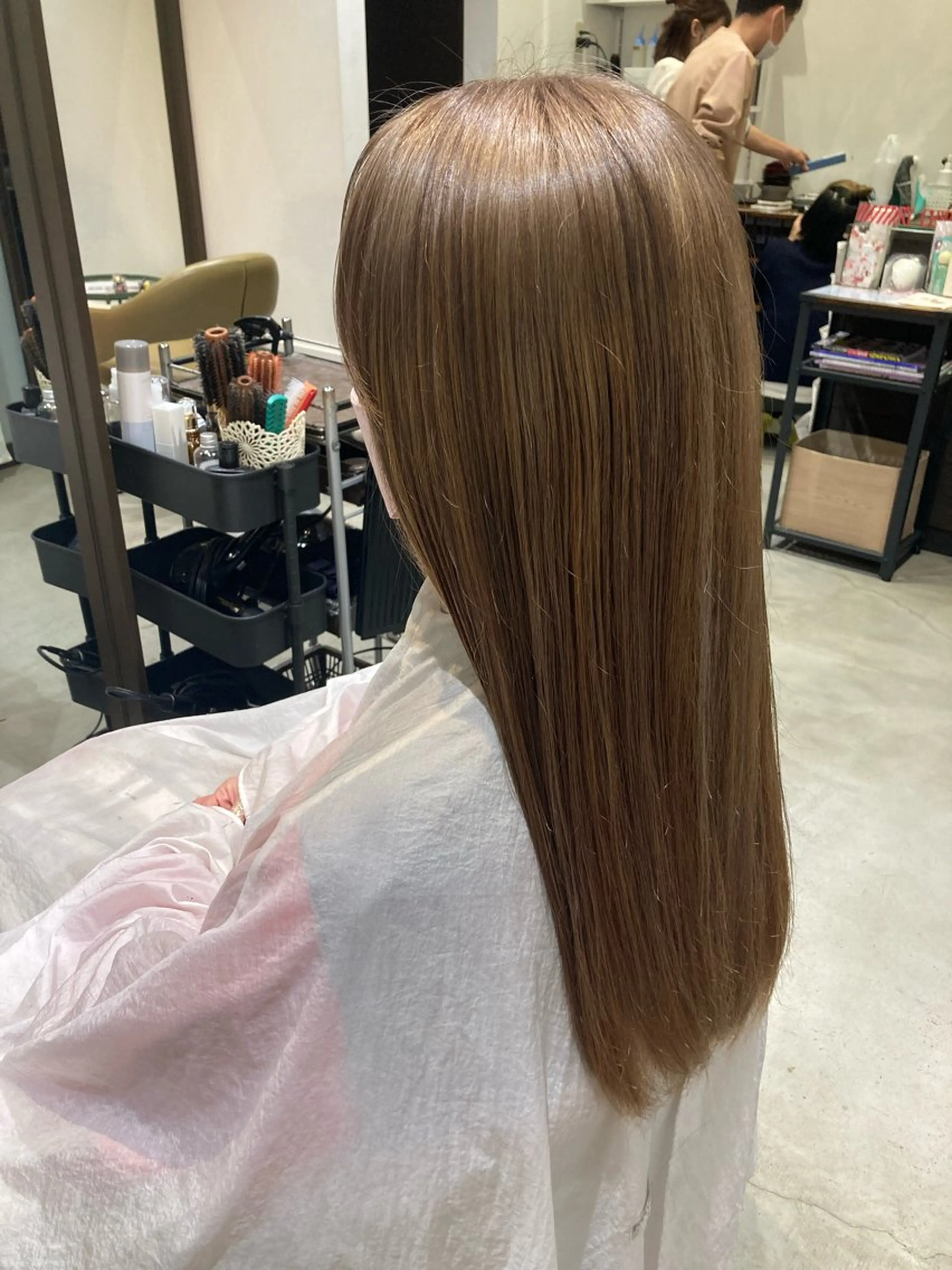 カラー ブリーチ 透明感カラー 折本 沙織のヘアスタイル
