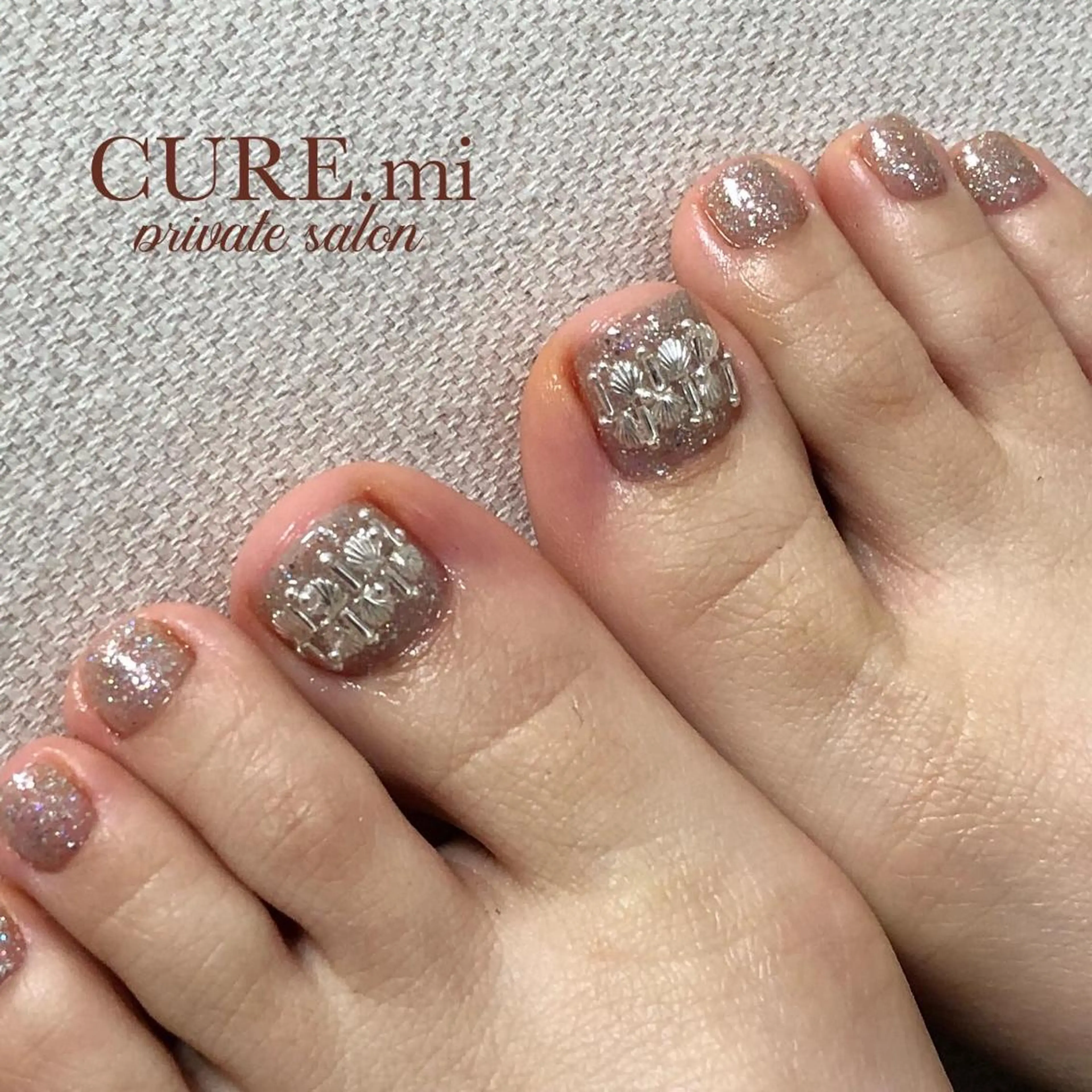 ネイル オーロラネイル フットネイル シルバー 冬ネイル クリスマス フットネイル 伊藤 美香のその他イメージ